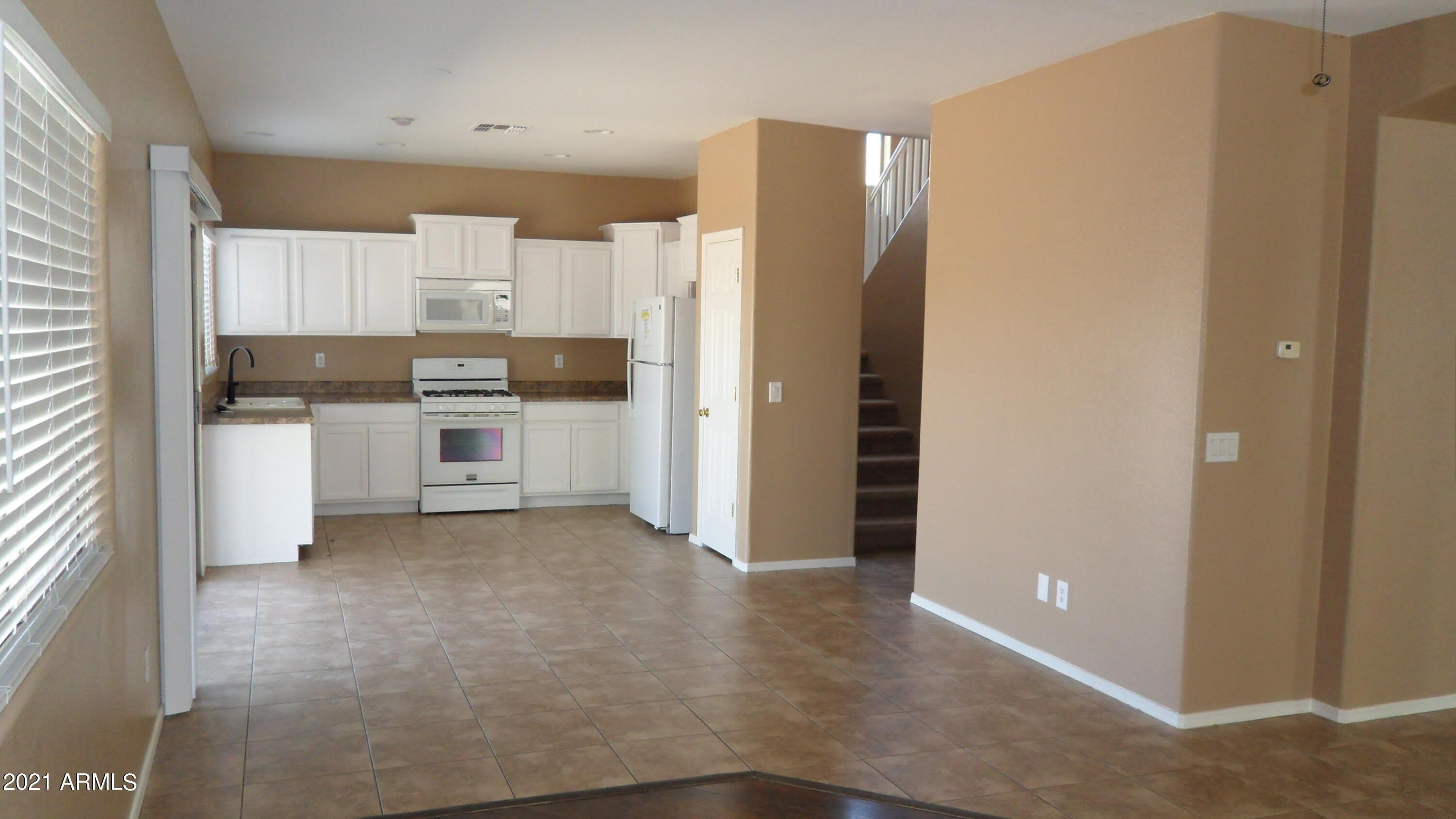 13900 N 146TH Lane – photo 4