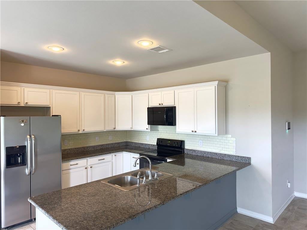 11146 Regency Avenue – photo 3