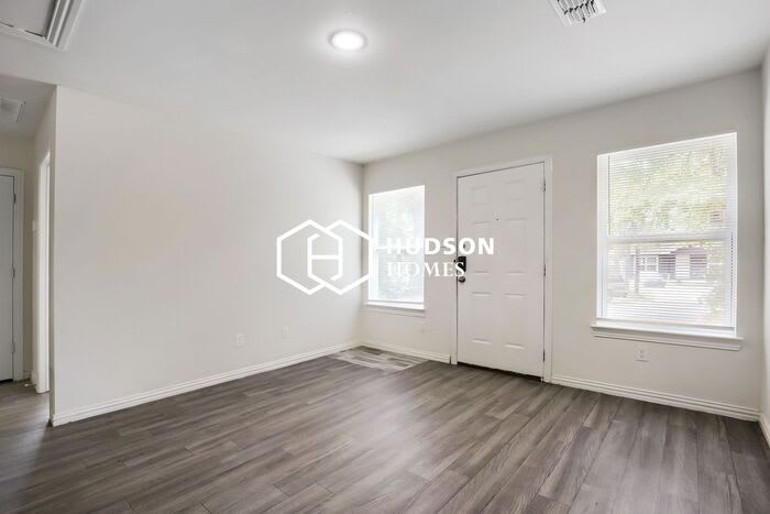 617 West Sabine Street – photo 3