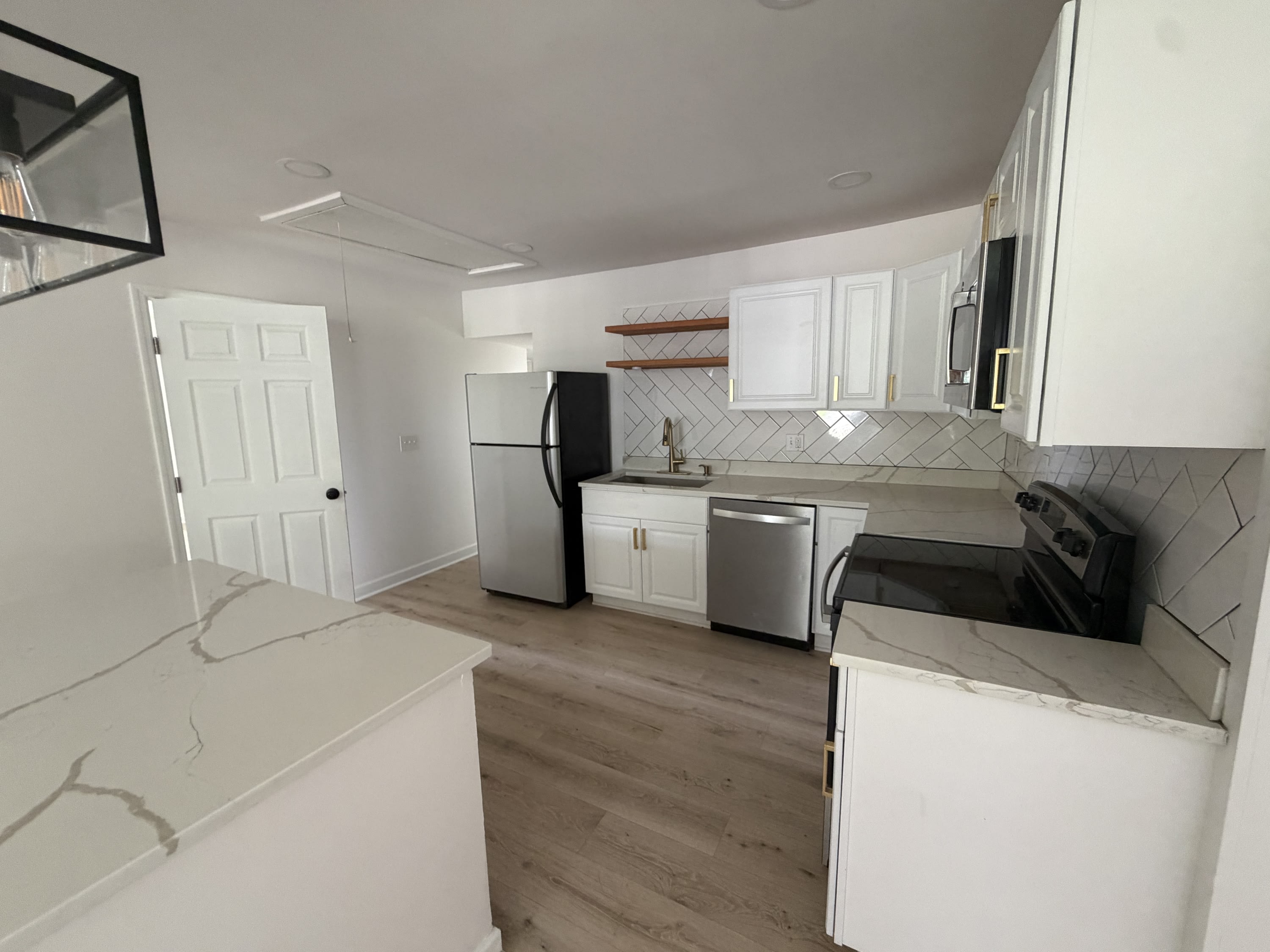 519 Elgin Street – photo 4