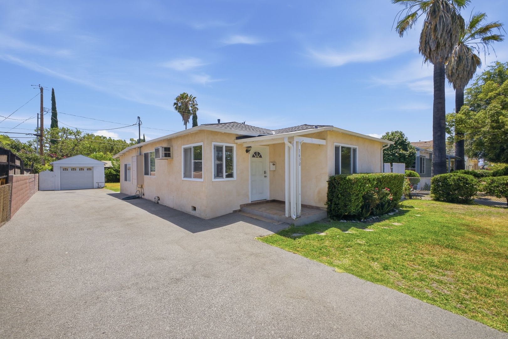 Stunning 3-Bedroom Burbank Home with Office & Entertainer’s Backyard – photo 1
