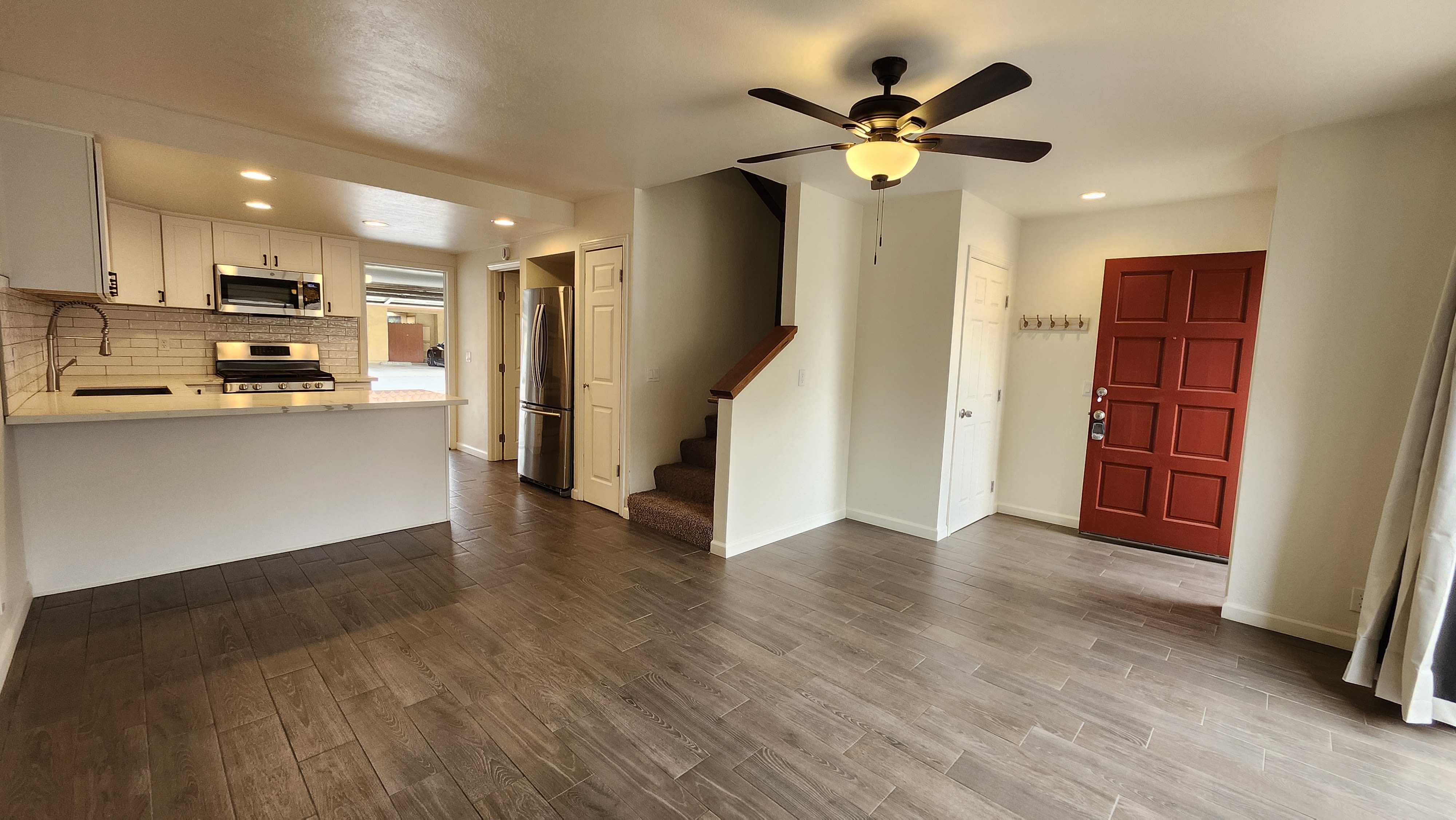 324 W Chestnut Ave – photo 2