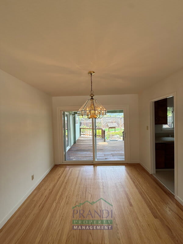 312 Las Flores Ave – photo 3