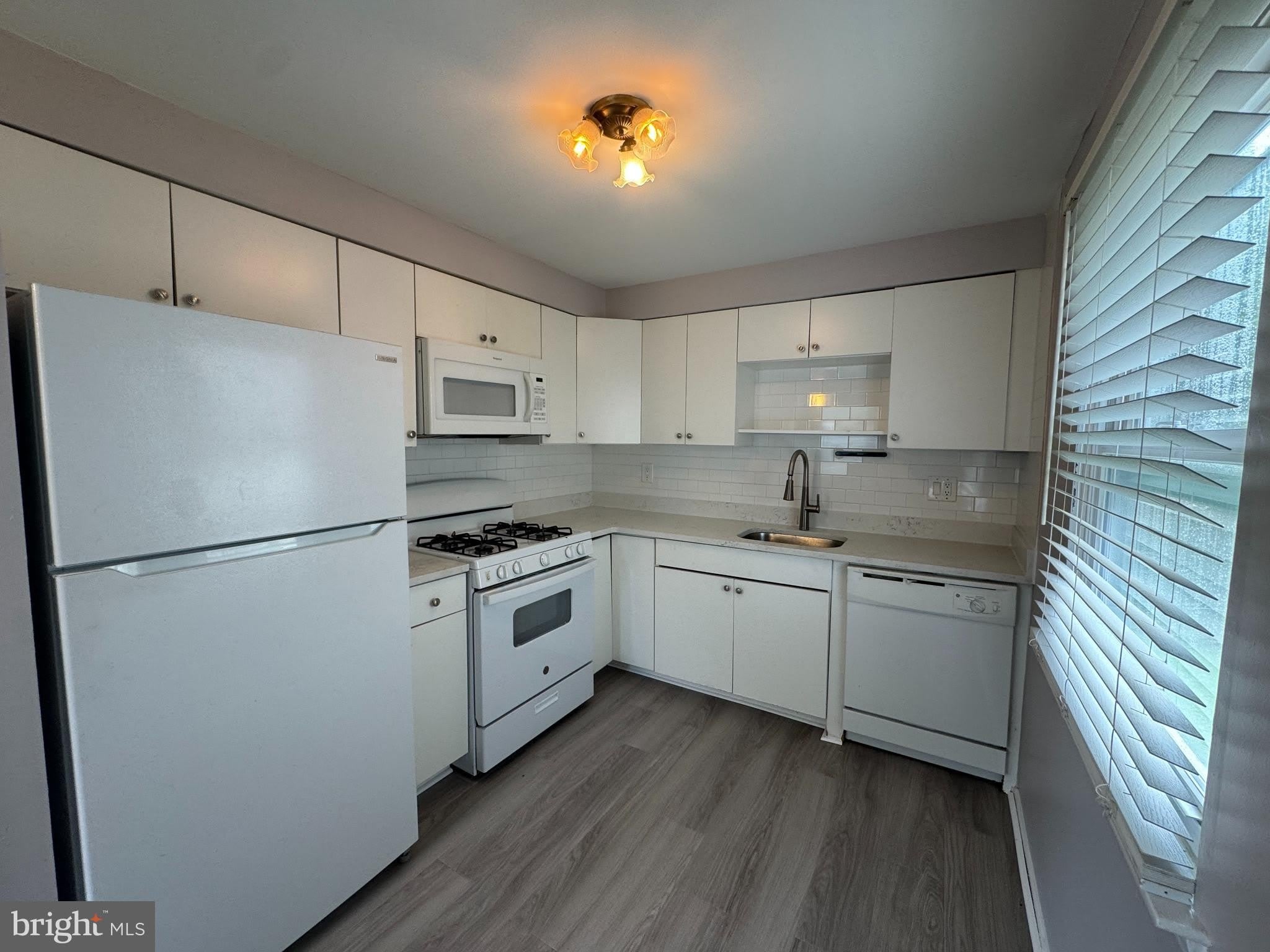 13014 BLAKESLEE Drive – photo 2