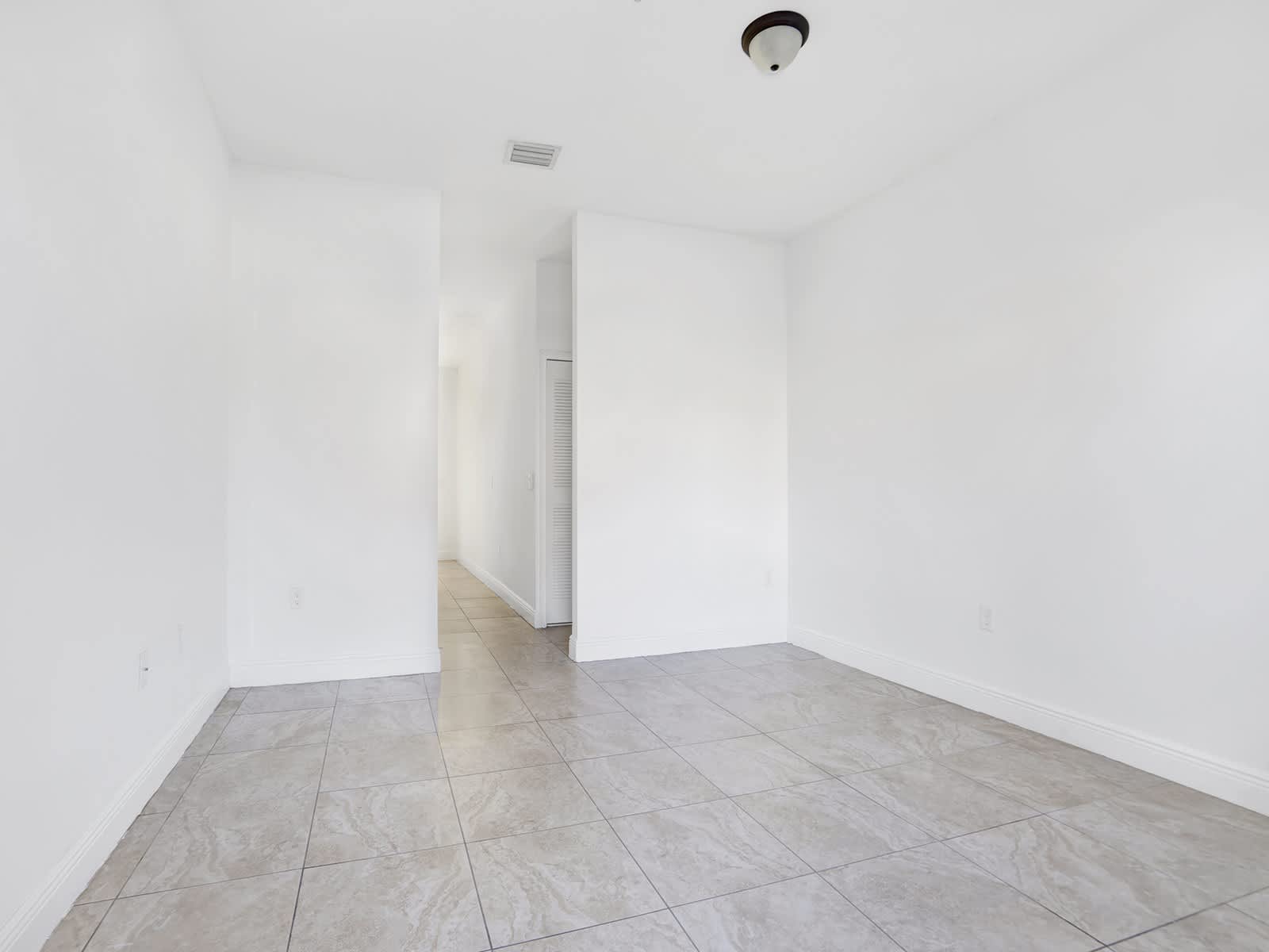 18120 NW 59th Ave, 202 – photo 3
