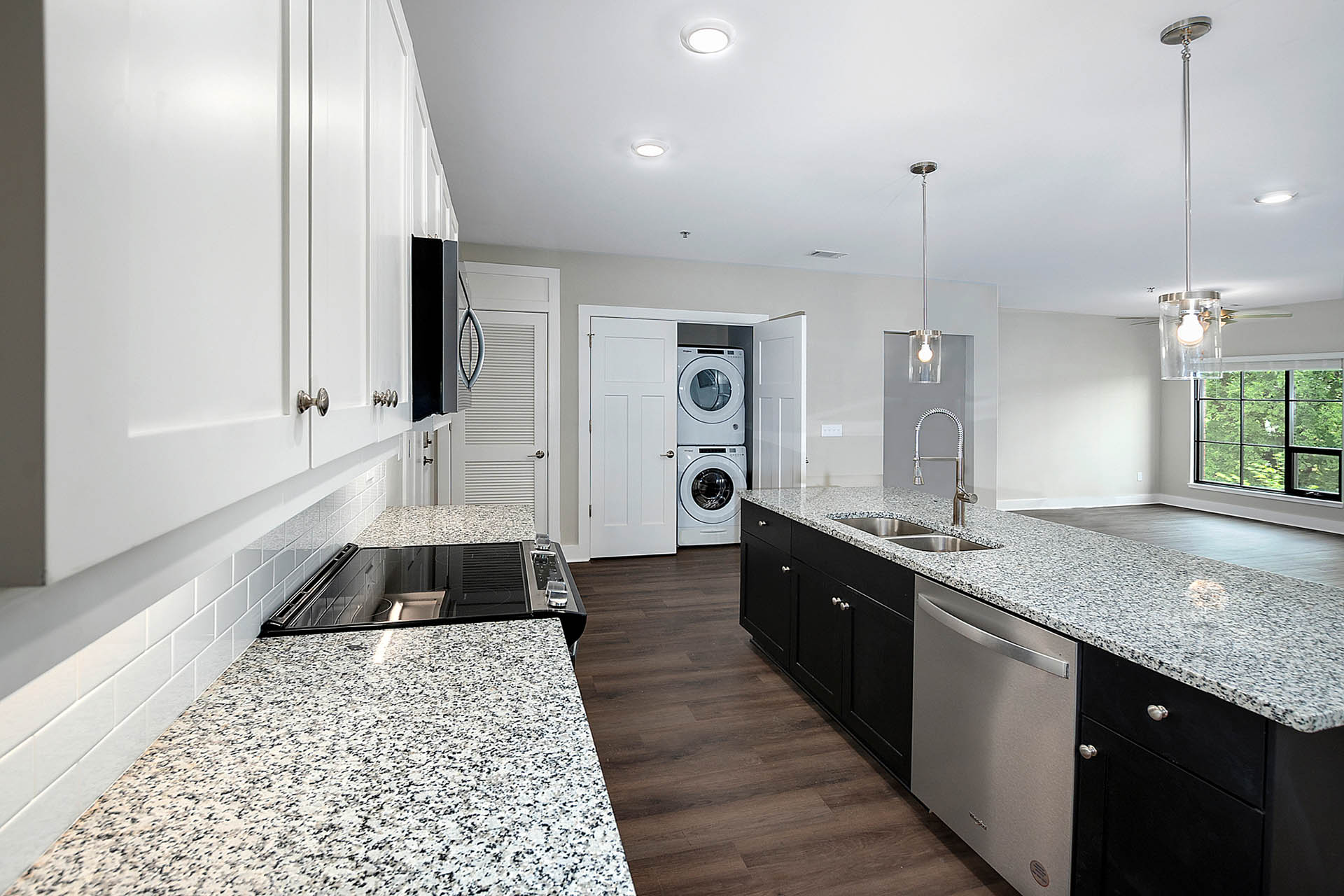 Second Avenue Apartments – photo 3