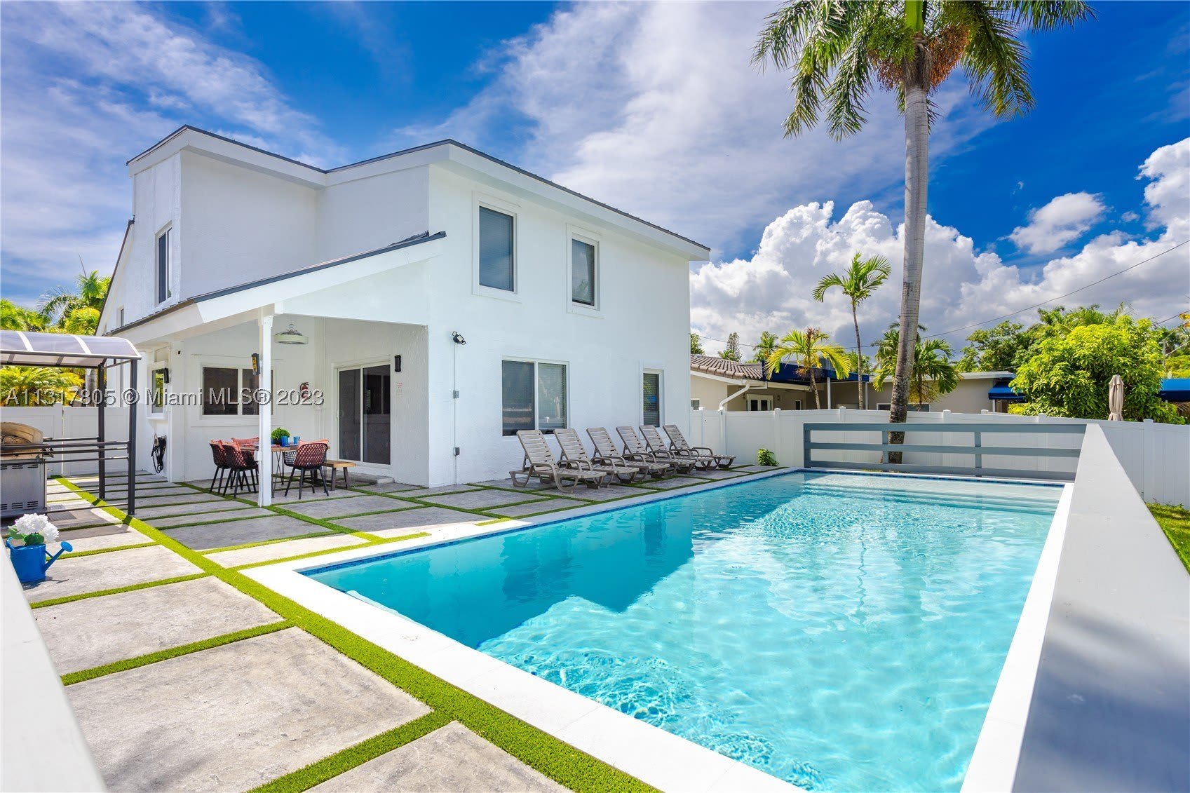 1109 Hollywood Blvd – photo 1