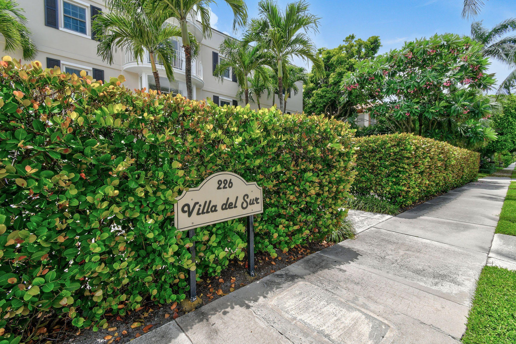 226 Brazilian Avenue – photo 2