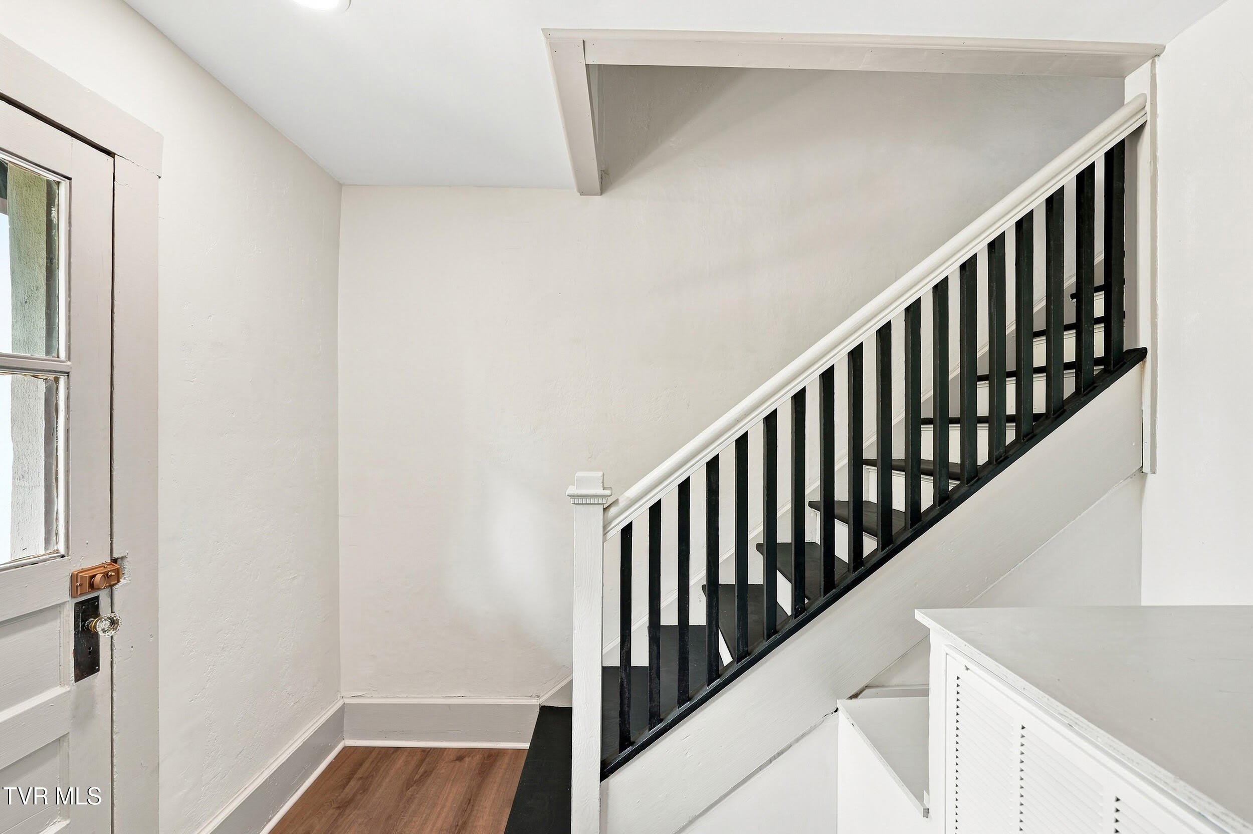 217 W Wanola – photo 3
