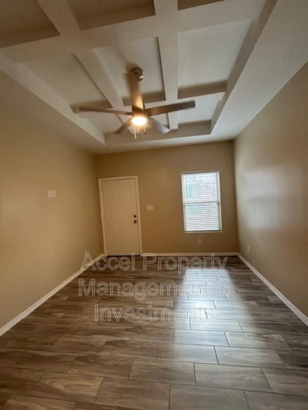 1008 W La Pointe – photo 2