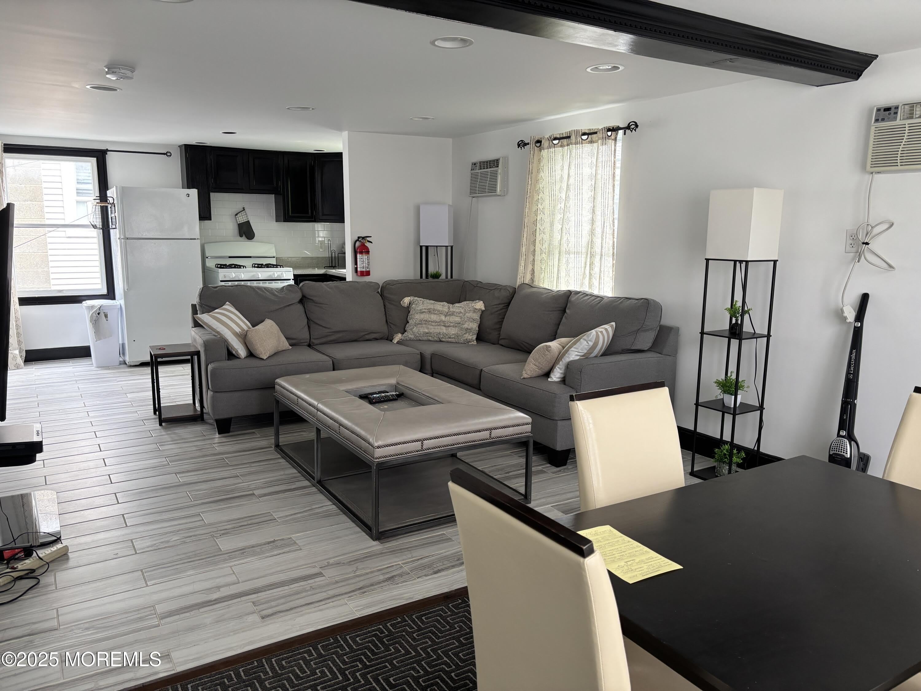 410 Burlington Avenue – photo 2