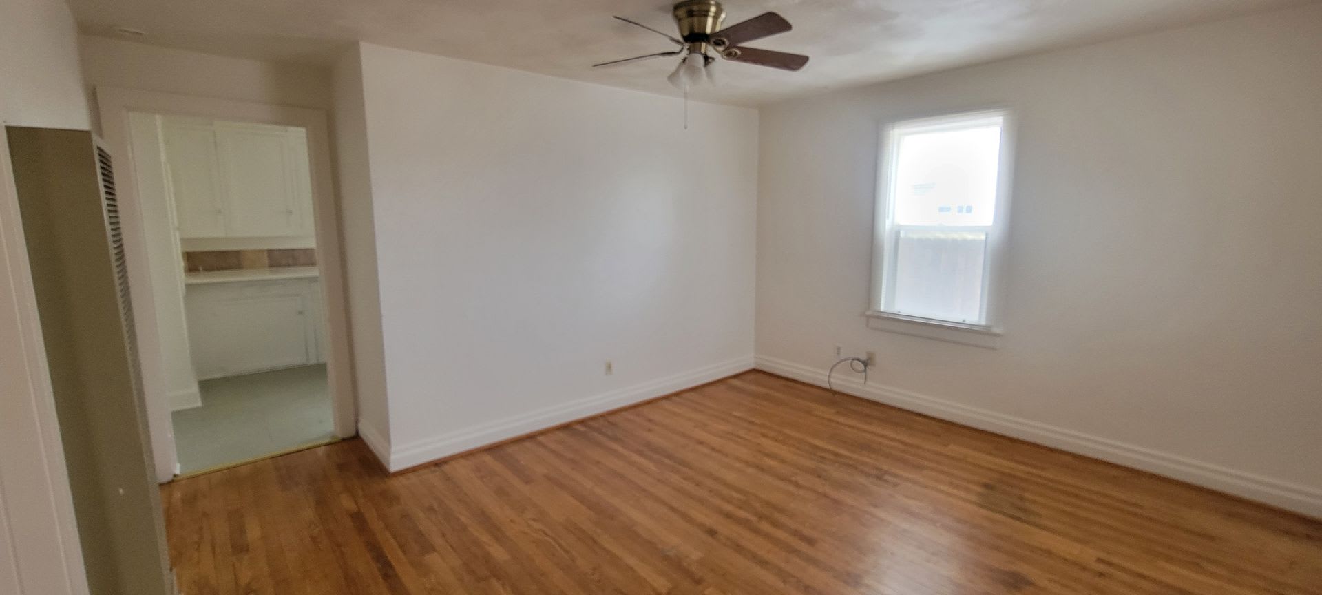 2 bedroom 1 bath house – photo 2