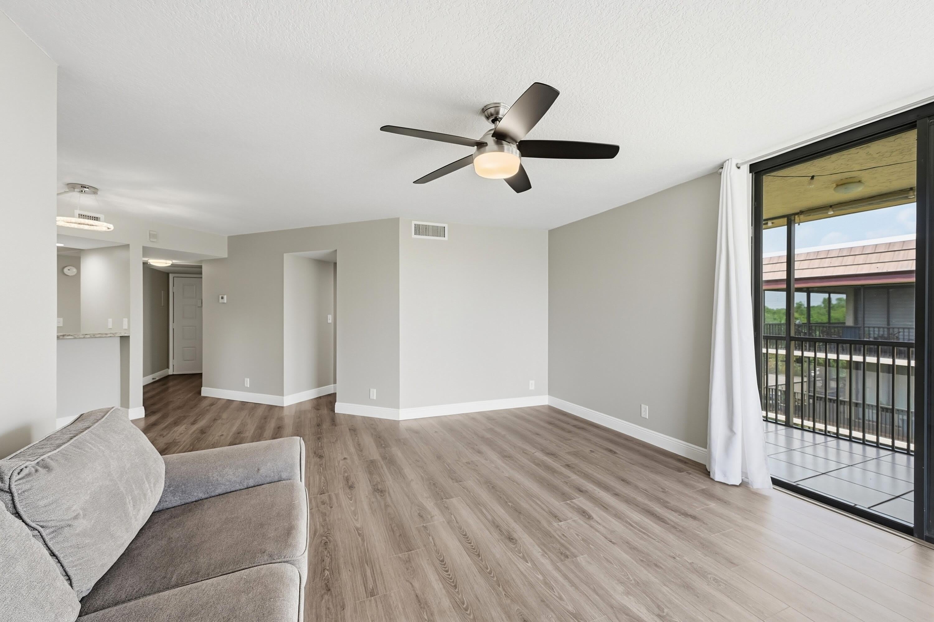 10401 W Broward Boulevard – photo 4