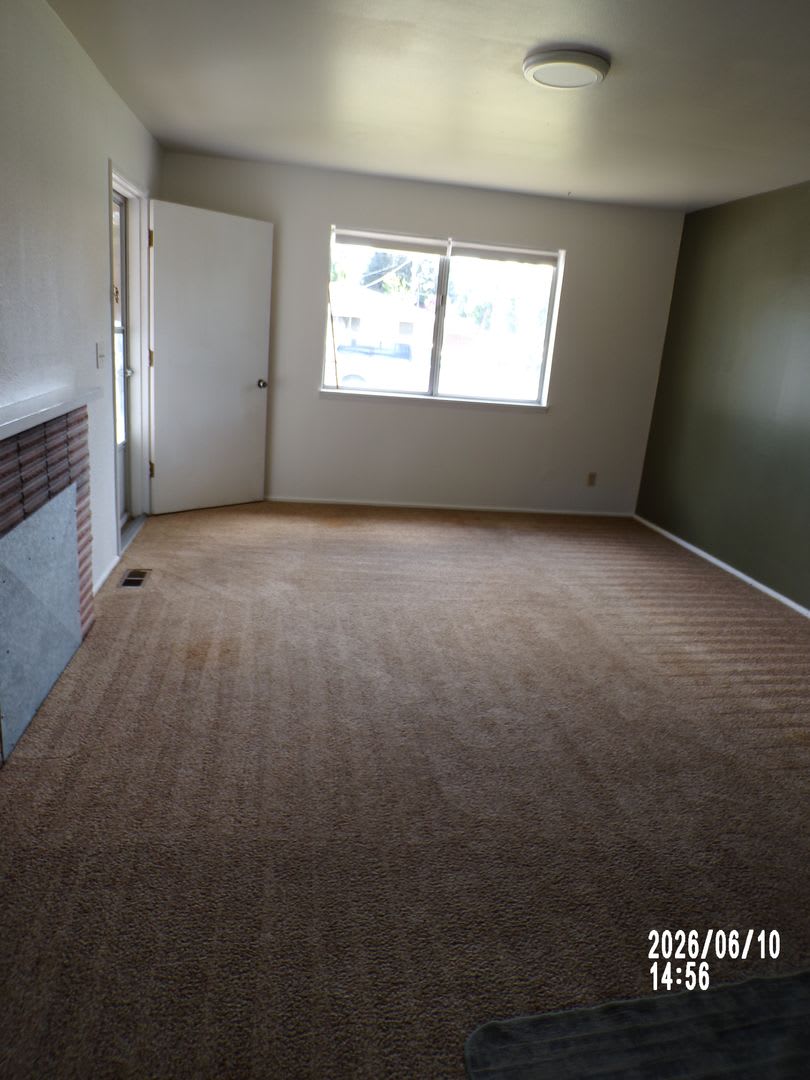 325 Se Bridgeway Ave Corvallis Or Move In Special – photo 4
