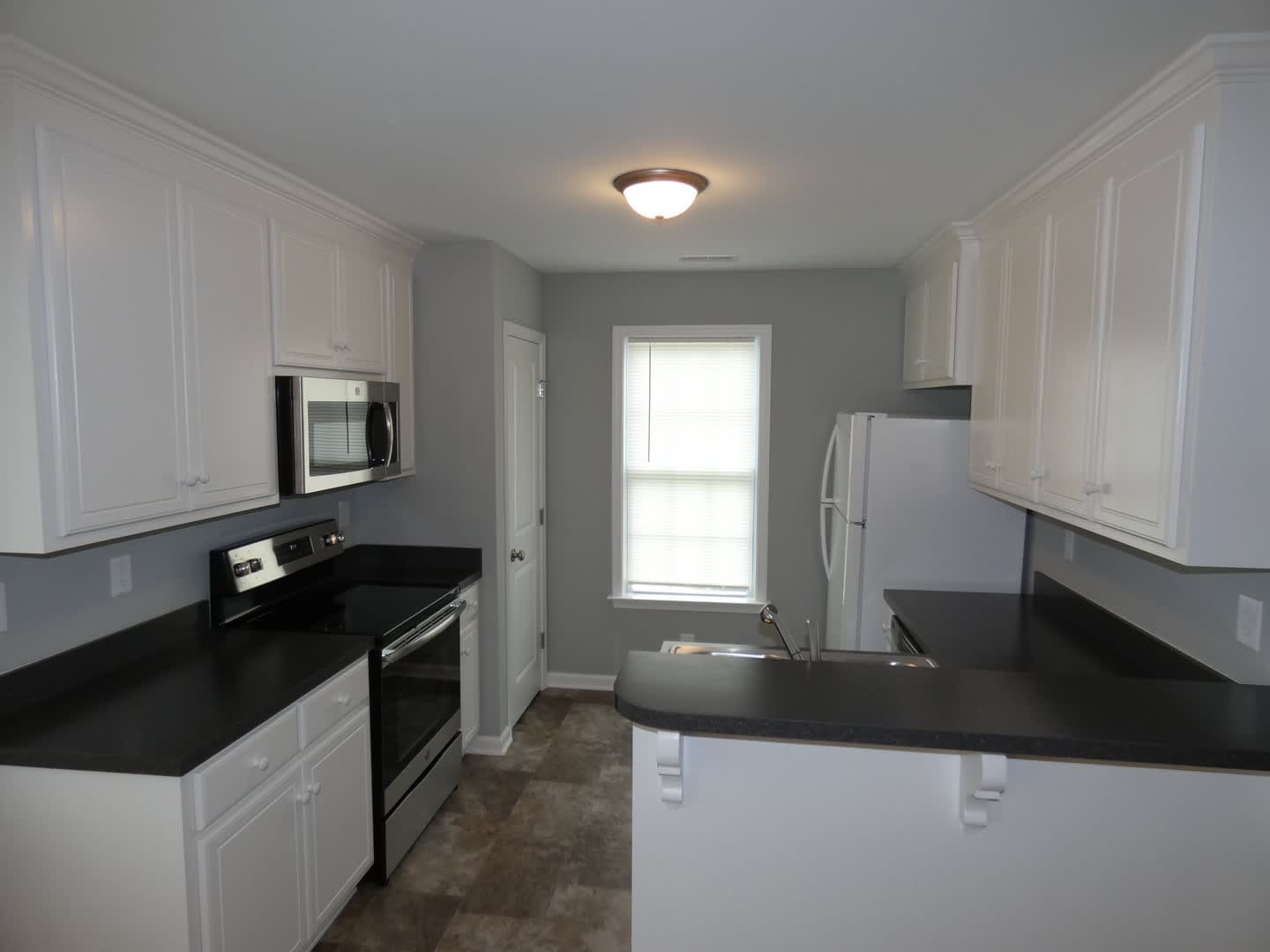 One Story House for Rent -3 bedrooms! – photo 4