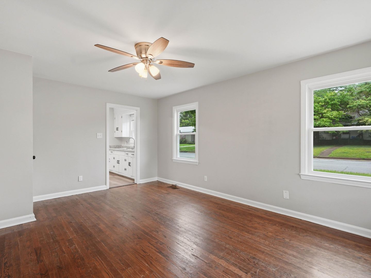 Quaint 3 bed 1 bath home in charming Decatur! – photo 4