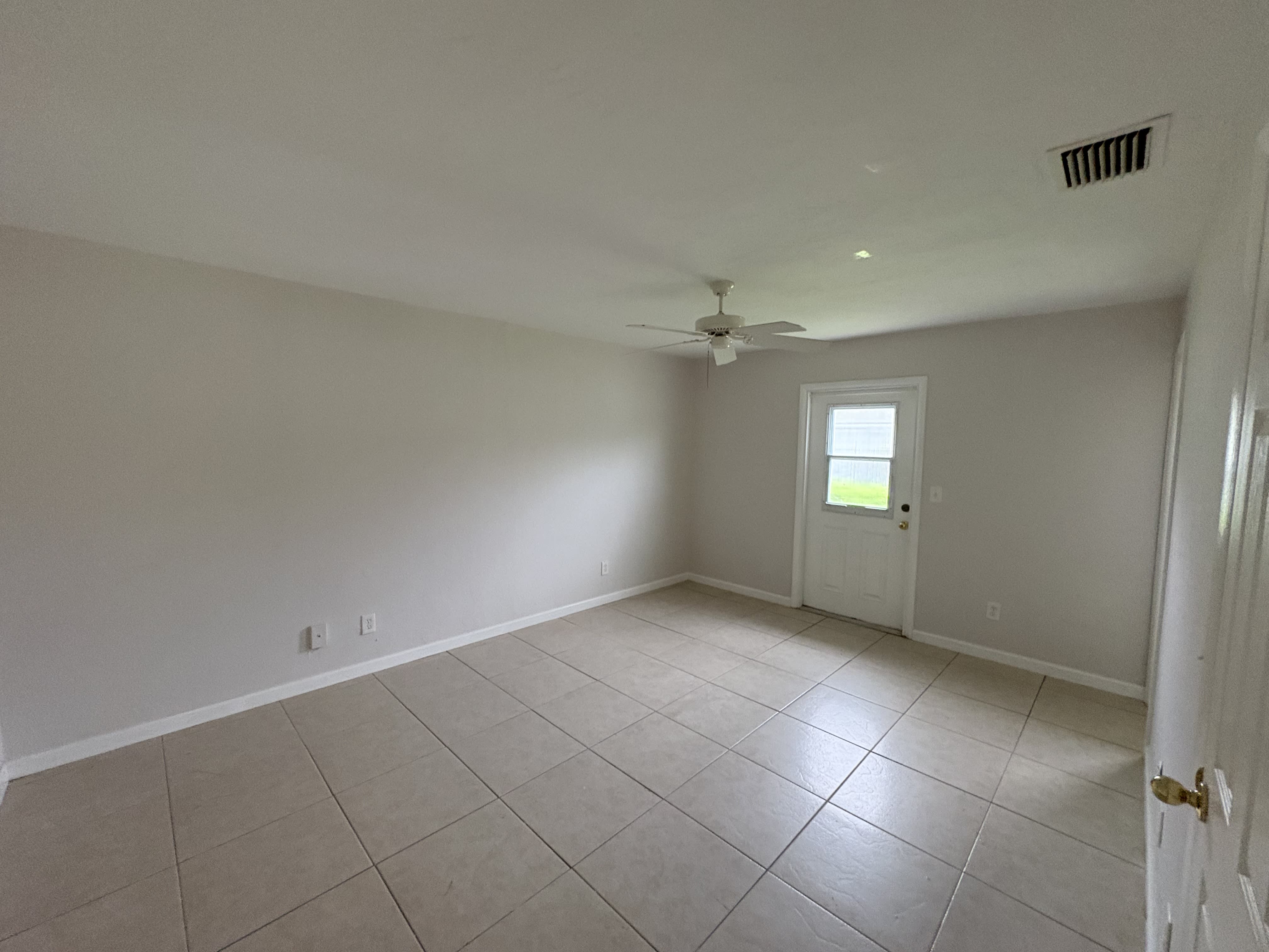 4520 Southeast 5th Place – photo 5