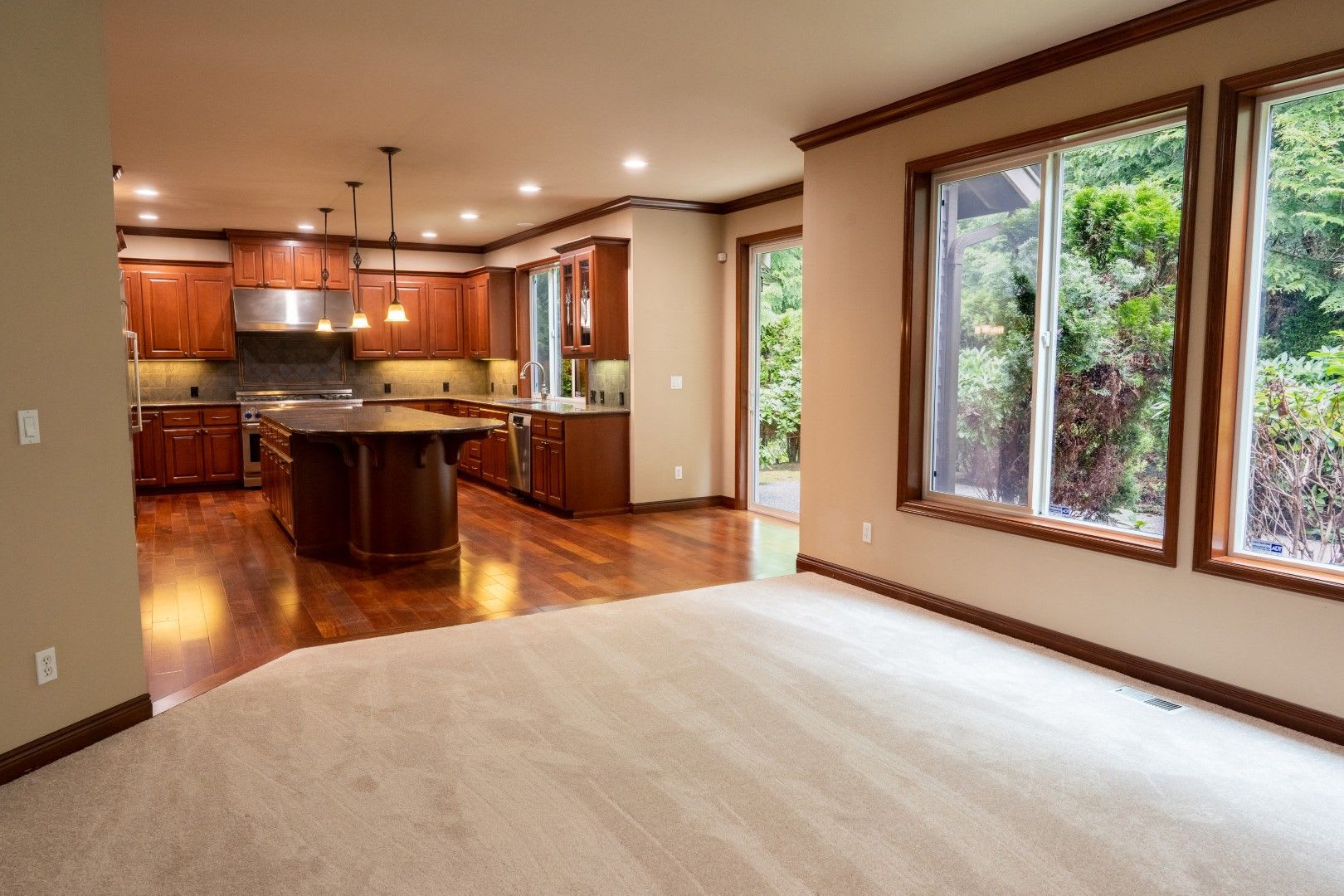 5Bd 3 5Ba Sammamish Home – photo 5