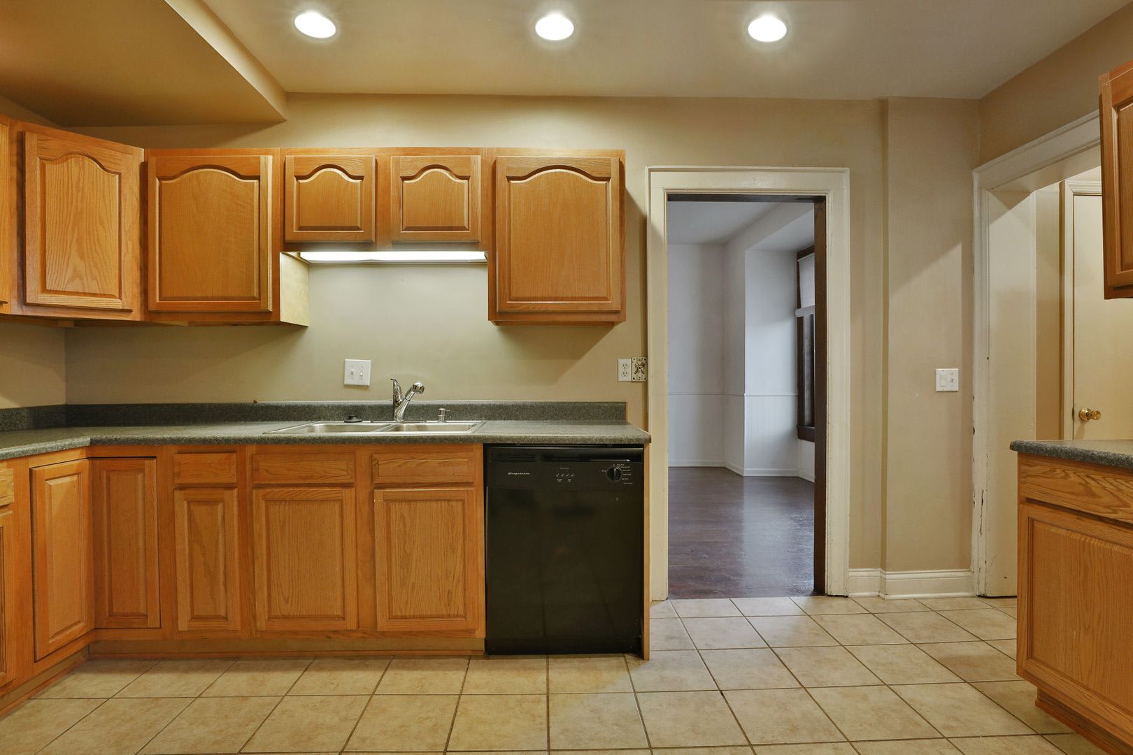 BEAUTIFUL RENOVATED HOME – photo 4