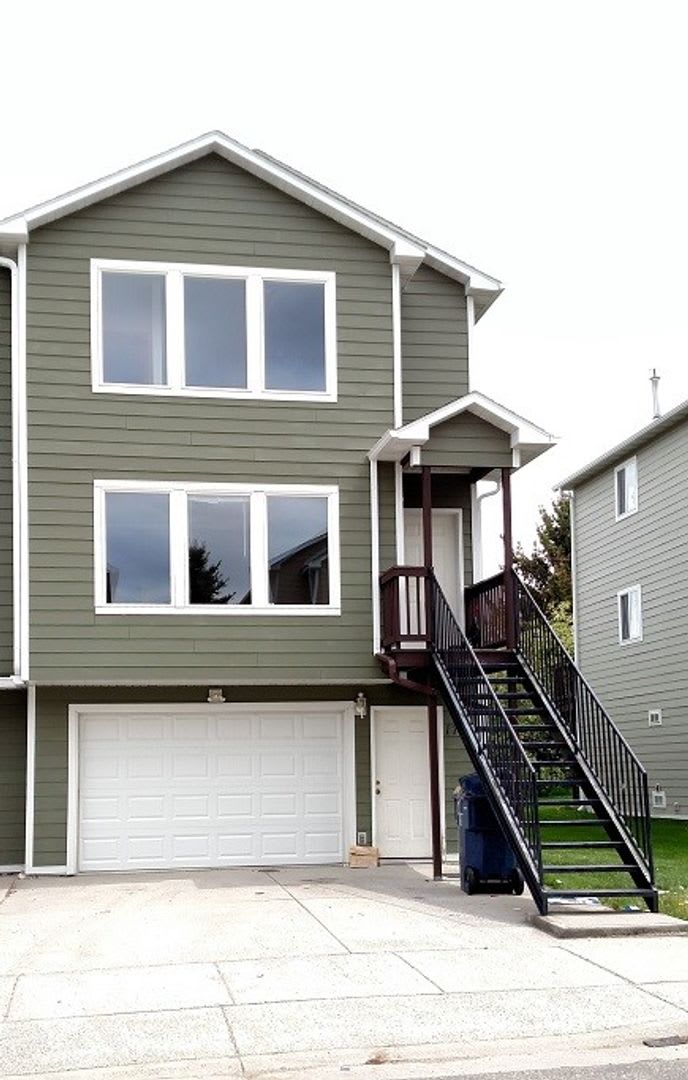 Spacious 4-Bed Condo – Walk to MSU! – photo 1