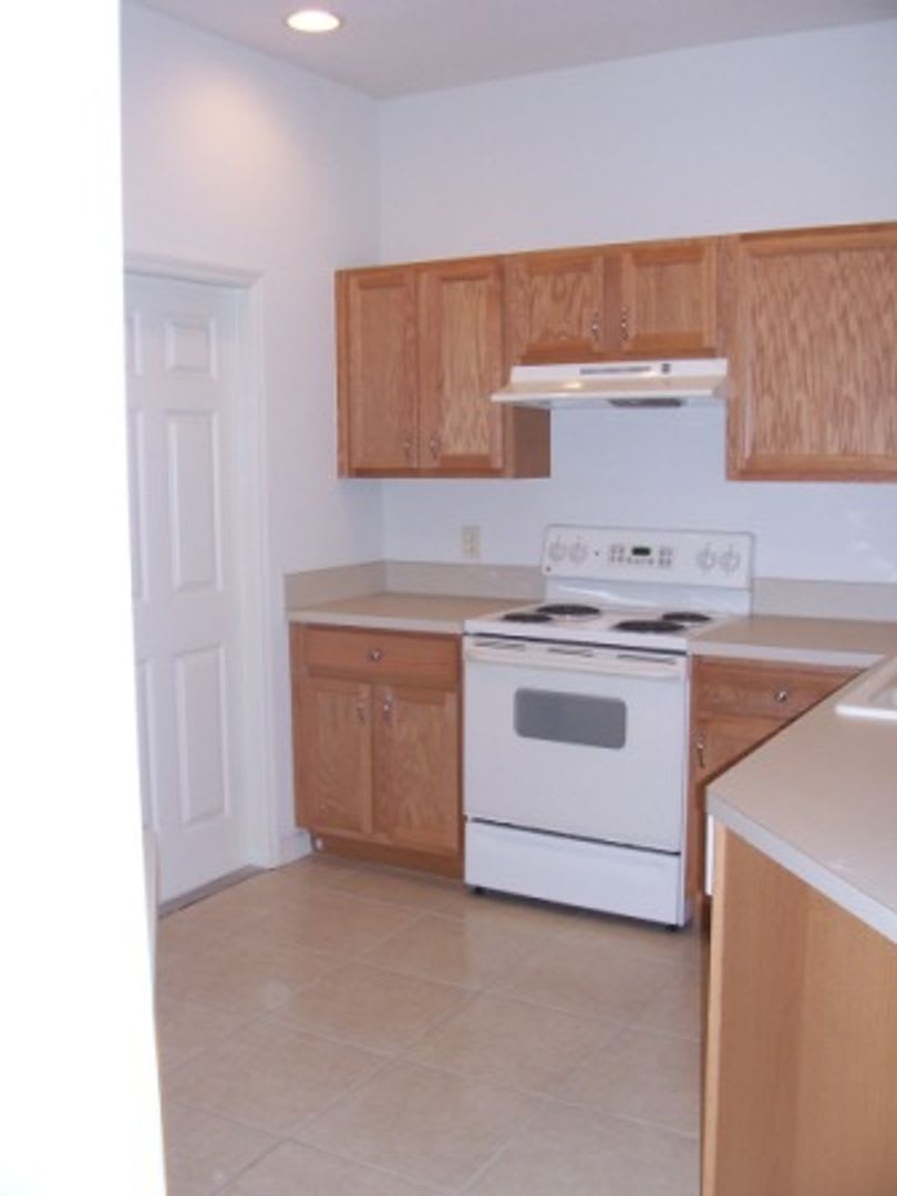 Brentwood Townhome with Social Membership – photo 4