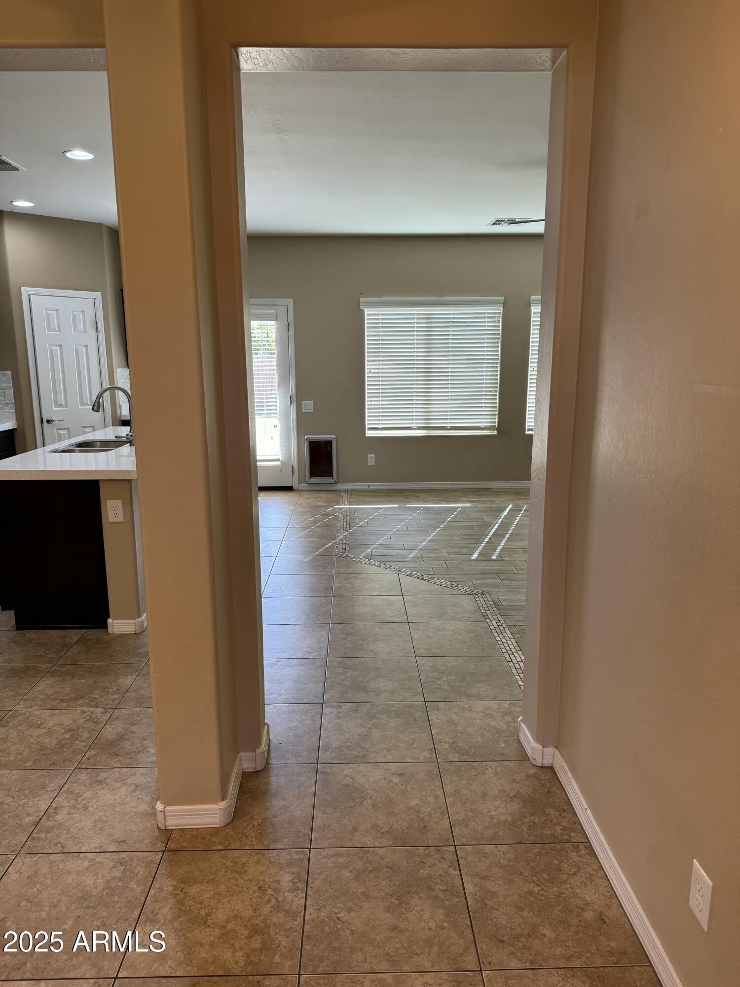11009 E Sutter Avenue – photo 3