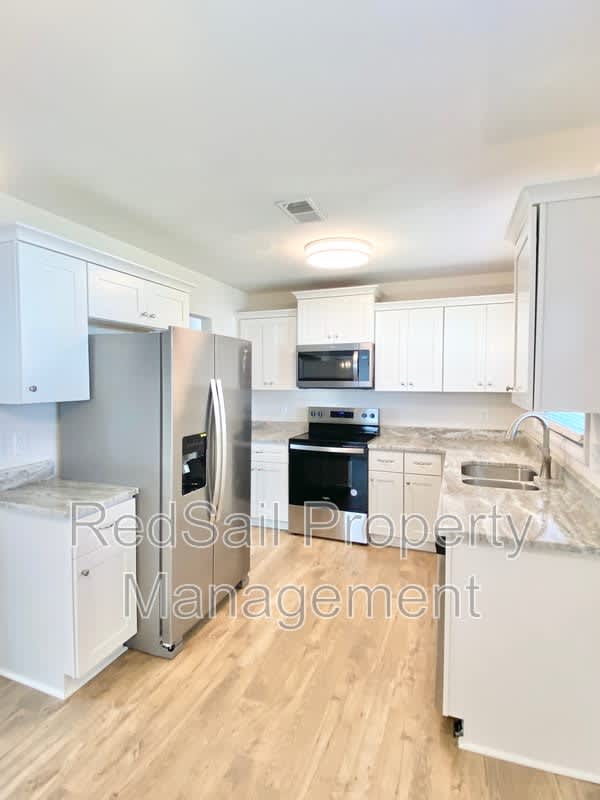 437 Fox Hill Rd – photo 5