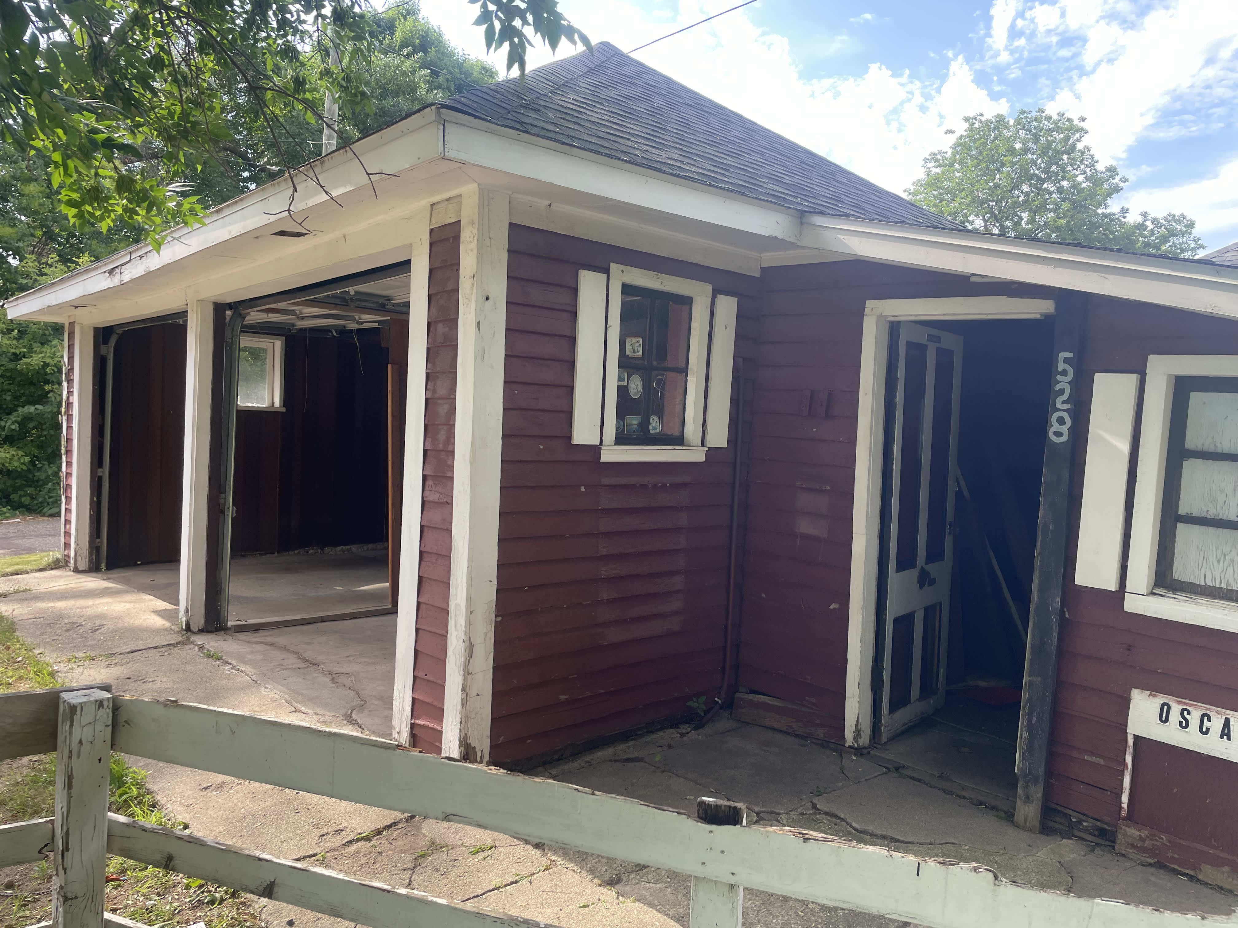 214 W Vasa Ave – photo 1