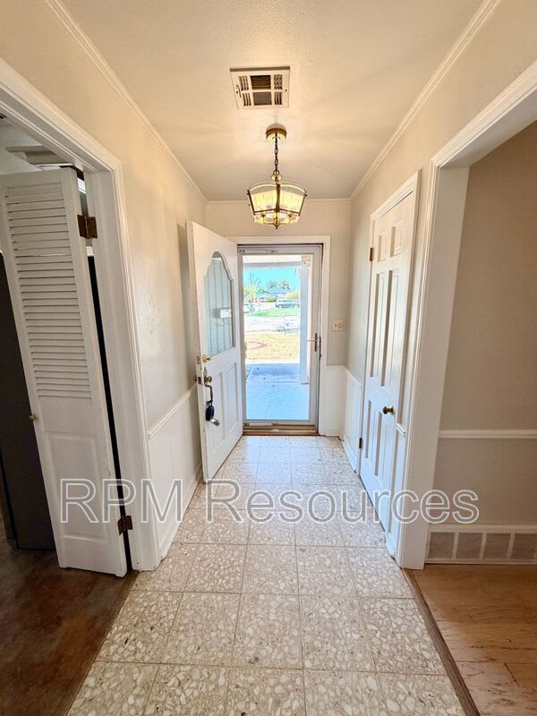 4120 Nw 44Th St – photo 3