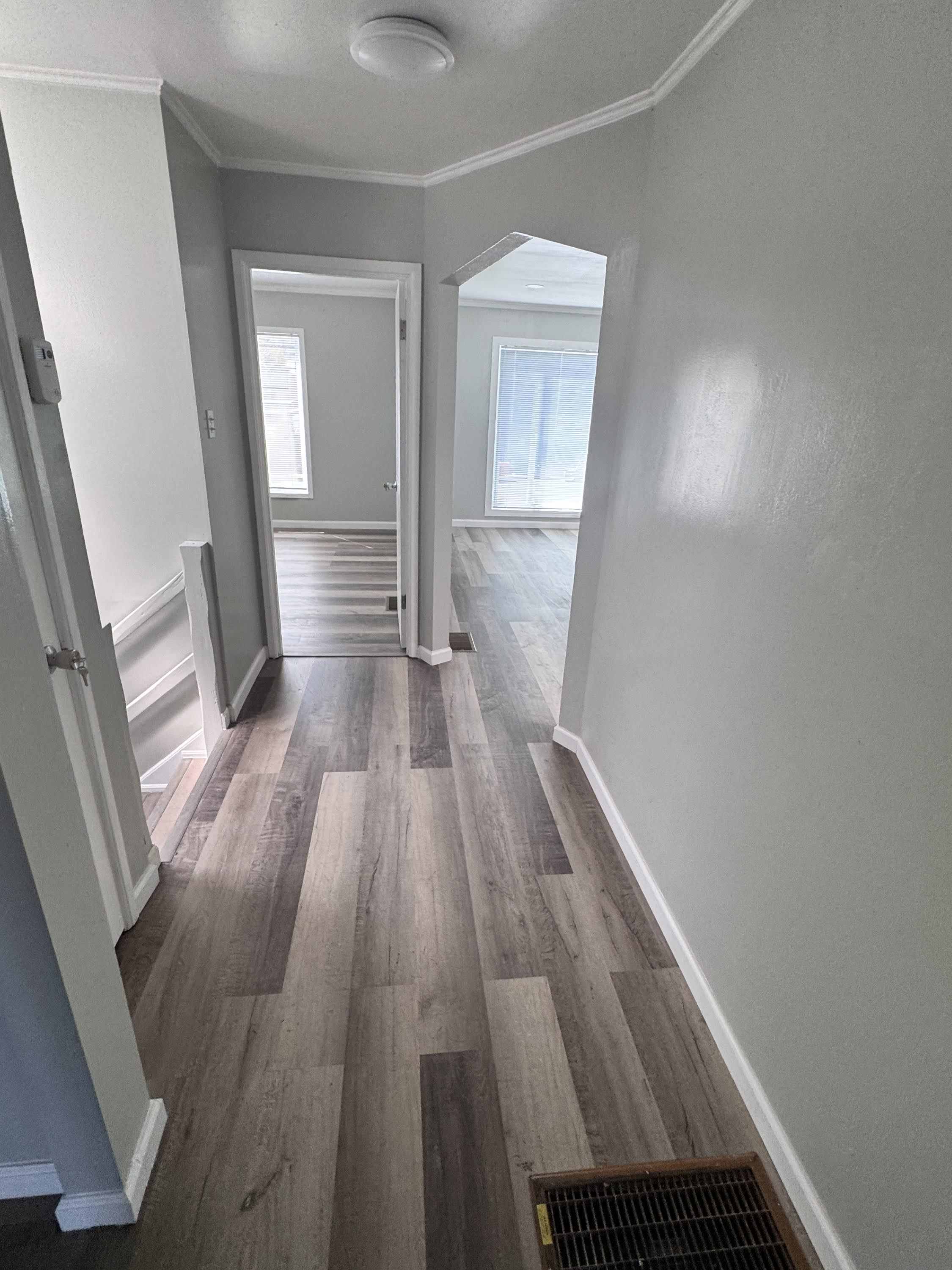 1646 Yosemite Avenue – photo 5