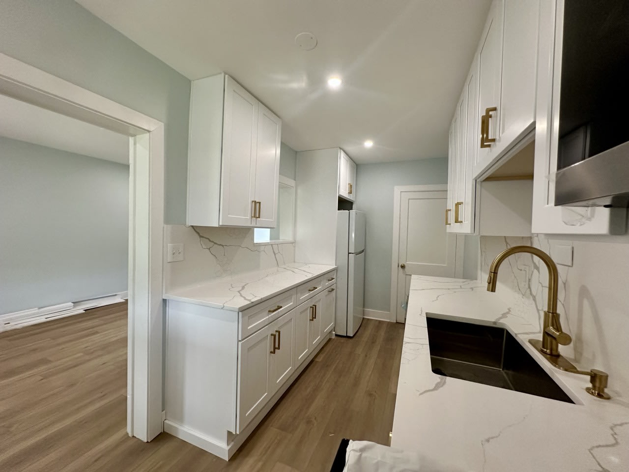 863 Bosley Avenue – photo 3