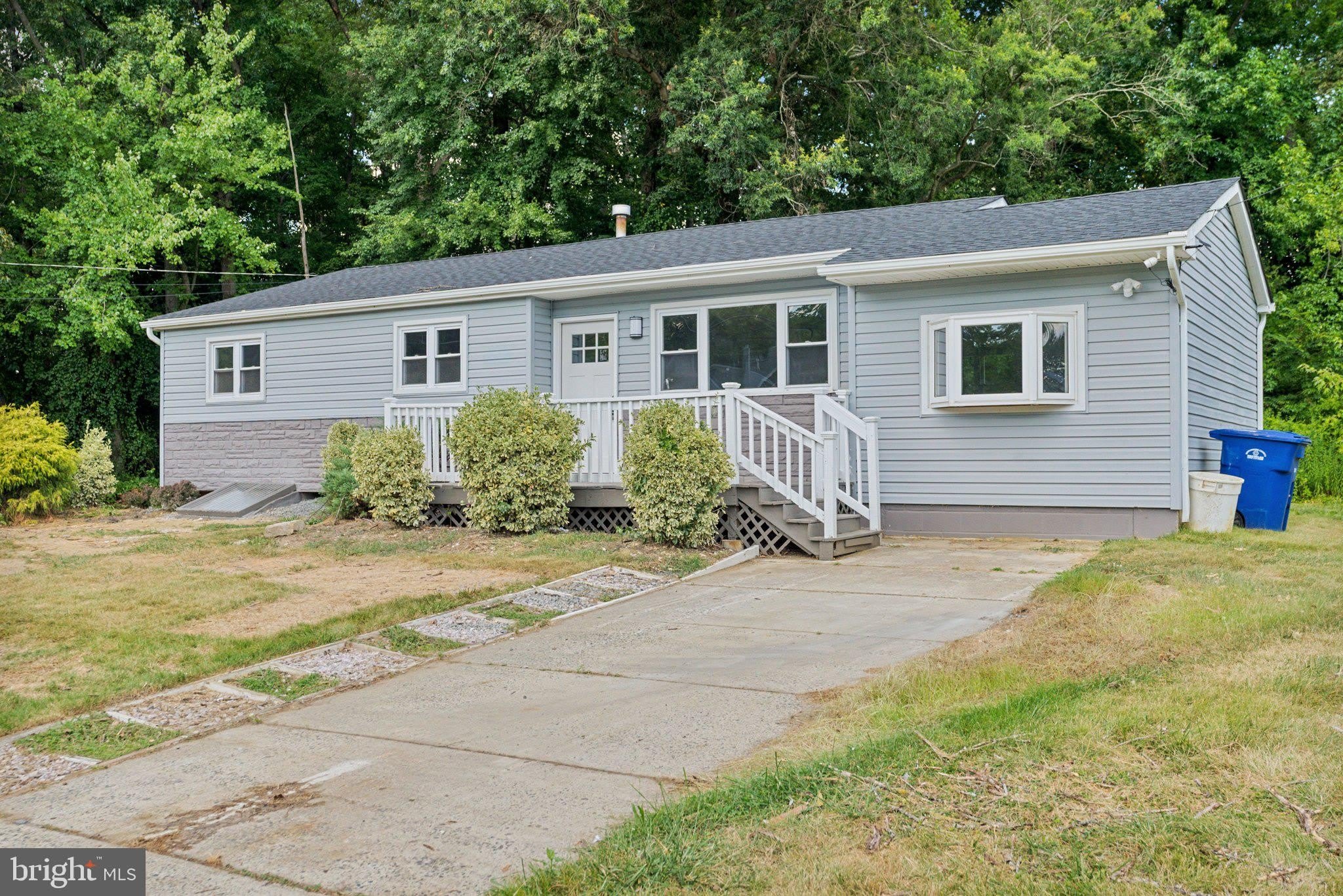 501 BLOOMFIELD Drive – photo 1