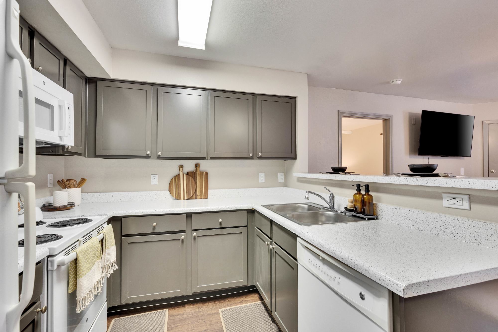 Forest Park Apartment Homes – photo 5