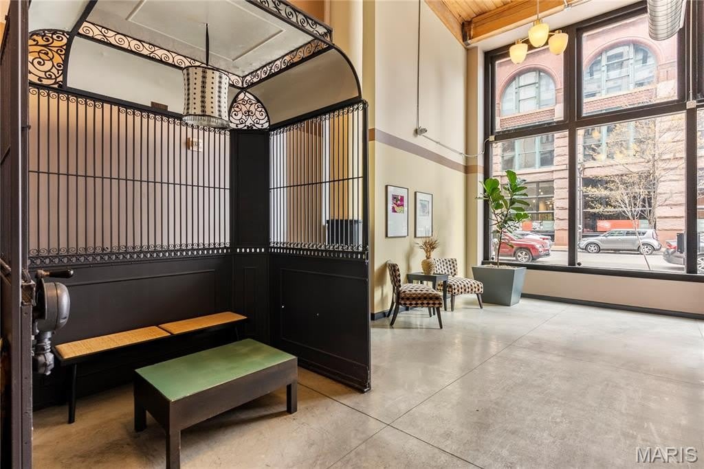 1015 Washington Avenue – photo 5