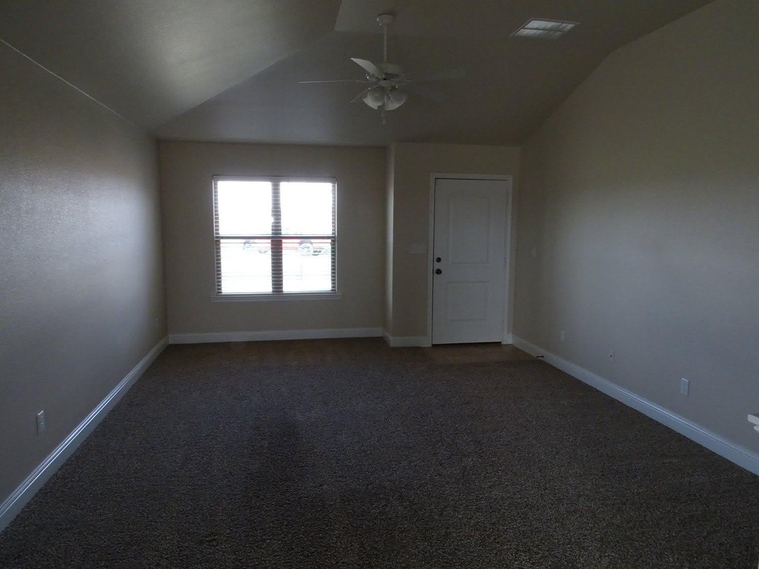 11107 Everett Avenue – photo 2