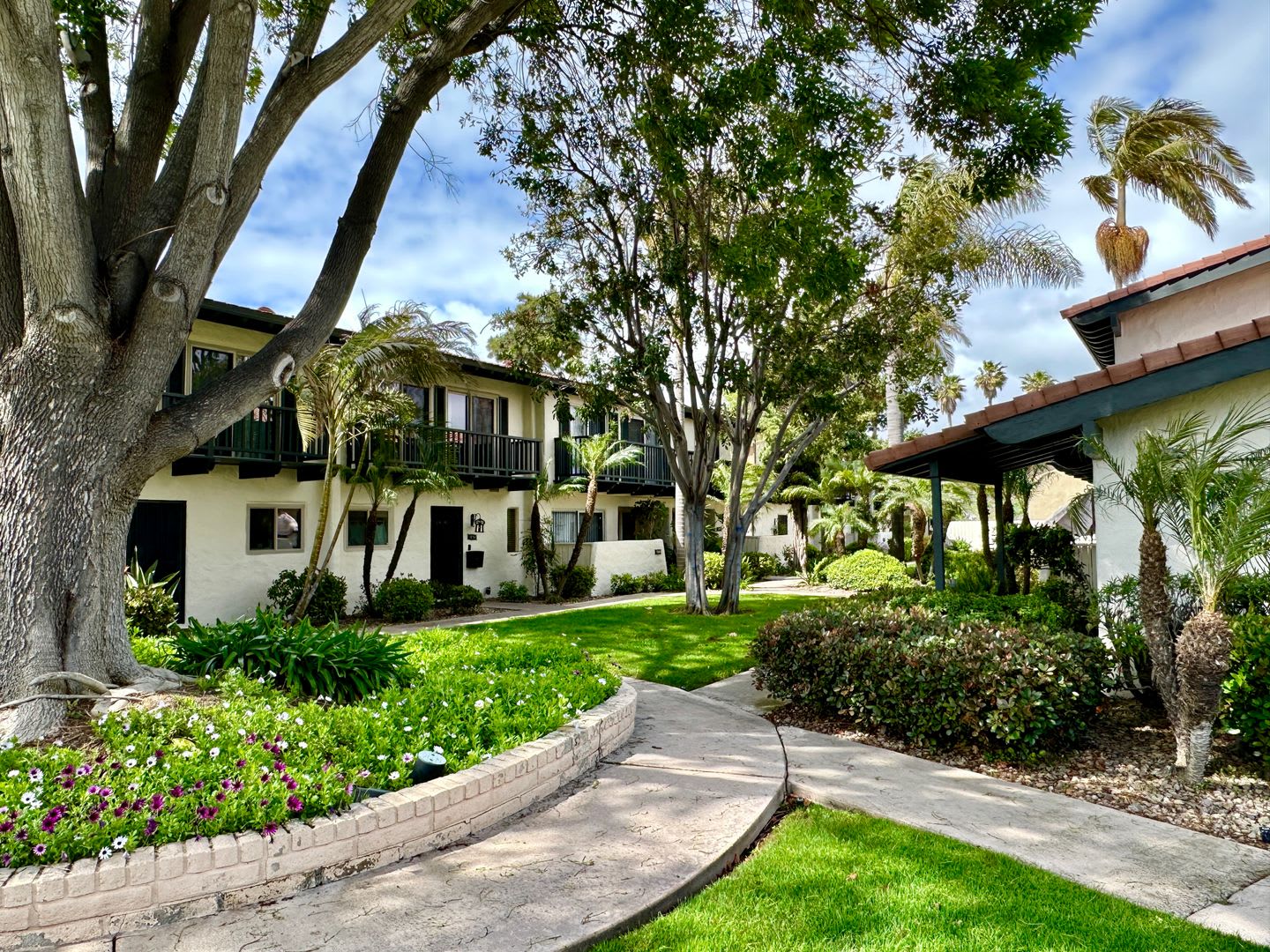 Spacious, Upgraded, 3 Bedroom 2.5 Bath Condo with Private Hot Tub in Point Loma – photo 2