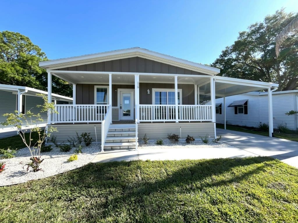 119 N Lake Drive – photo 1