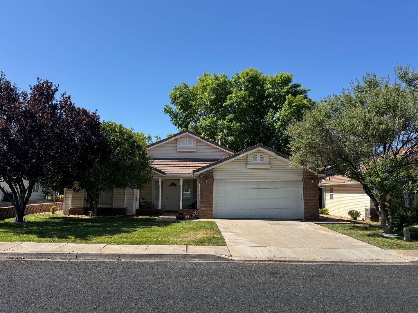 2 Bedroom home near Shadow Mountain Park! – photo 3