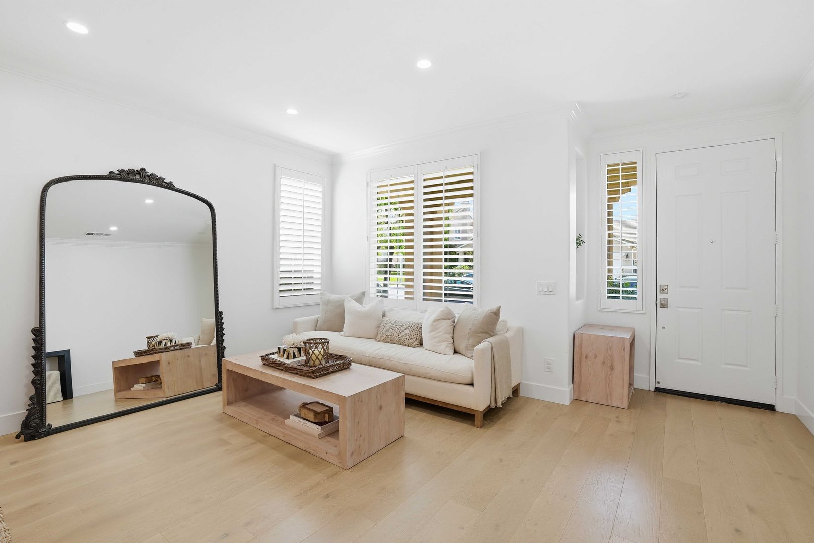 Absolutely Stunning Single Story in Tesoro! – photo 4