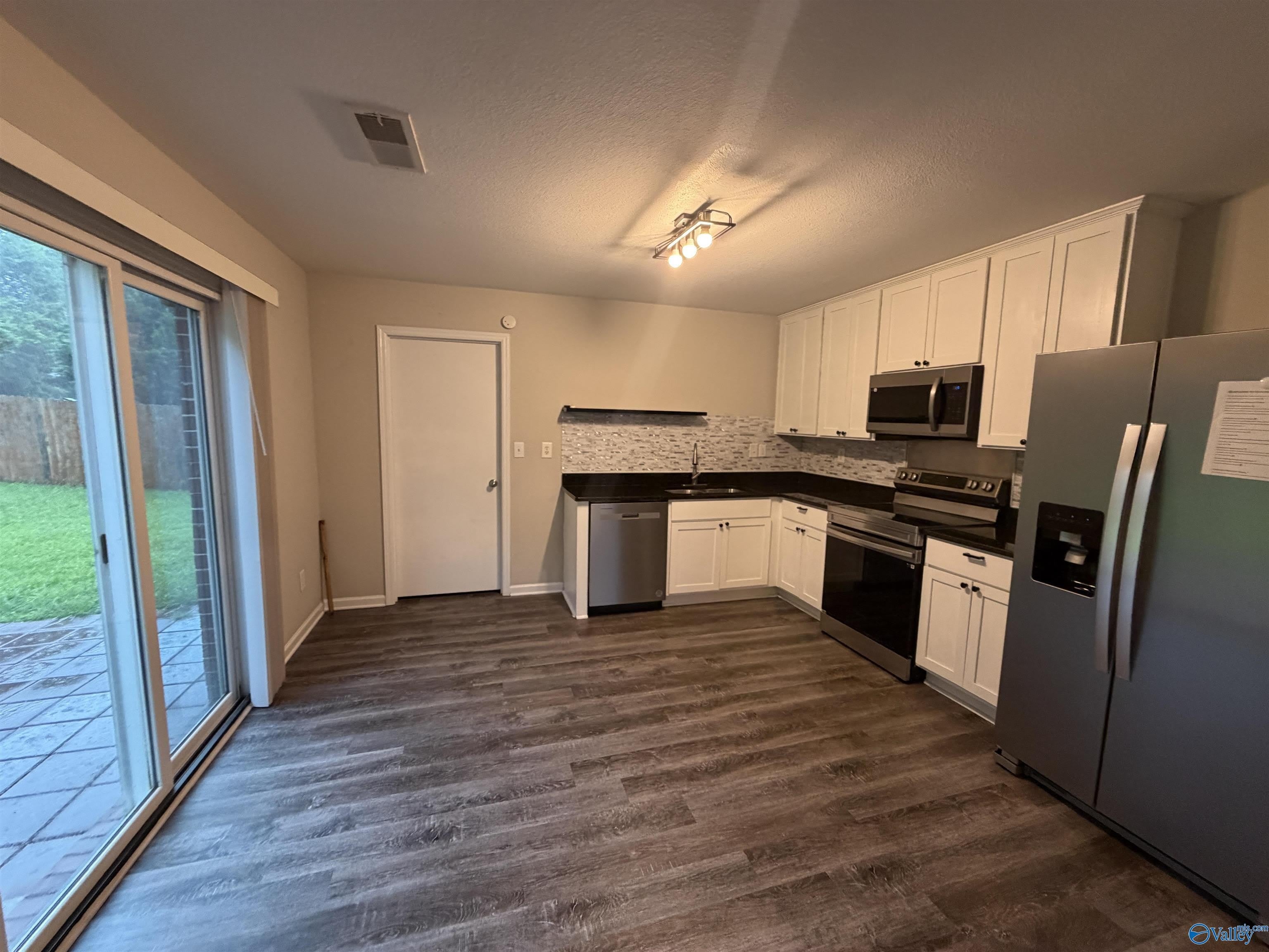 354 Jasmine Drive – photo 4