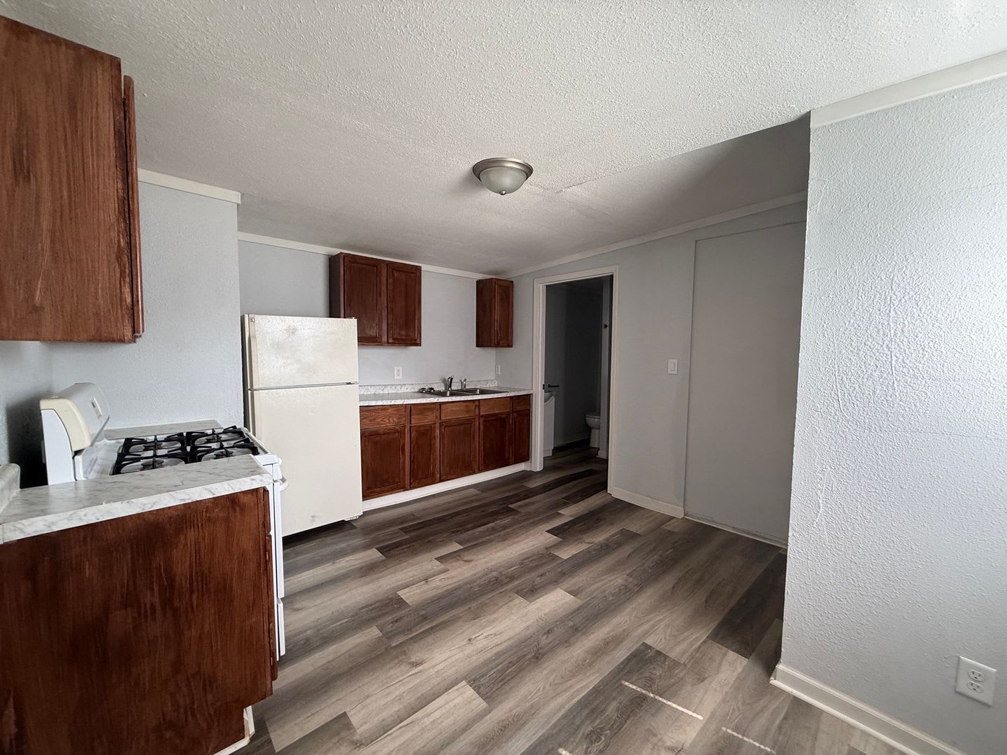 Cozy & Updated 1 Bedroom – photo 5