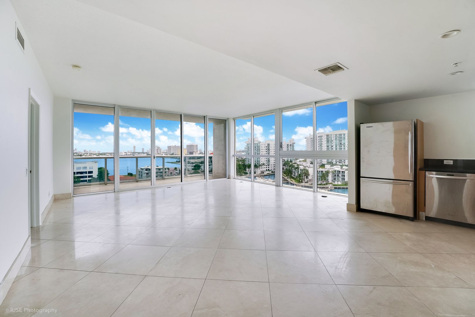 Spacious 3-Bedroom Bayfront Residence in North Bay Village – photo 5