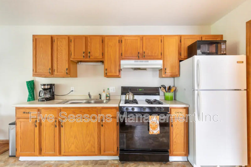 358-360 North Winooski Avenue – photo 4