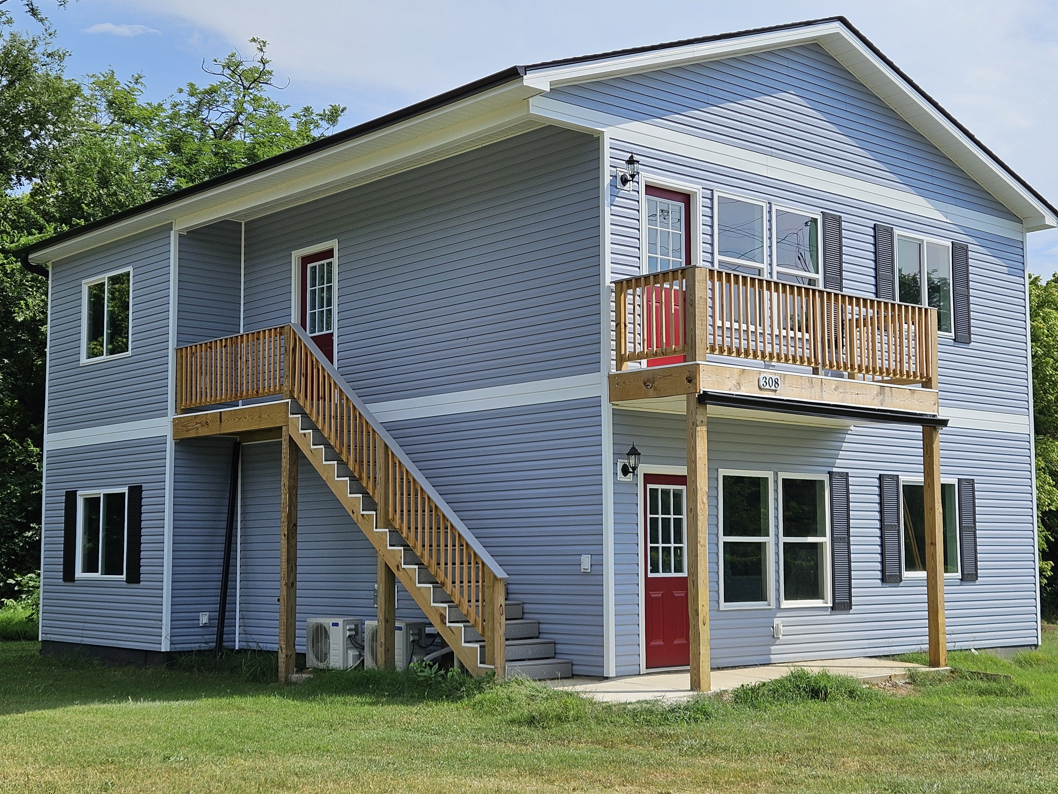 308 Hall St – photo 2
