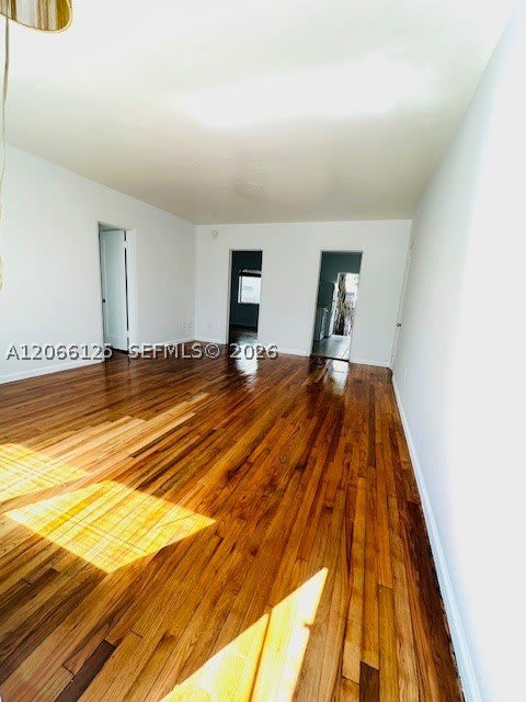 821 W 39th St – photo 1