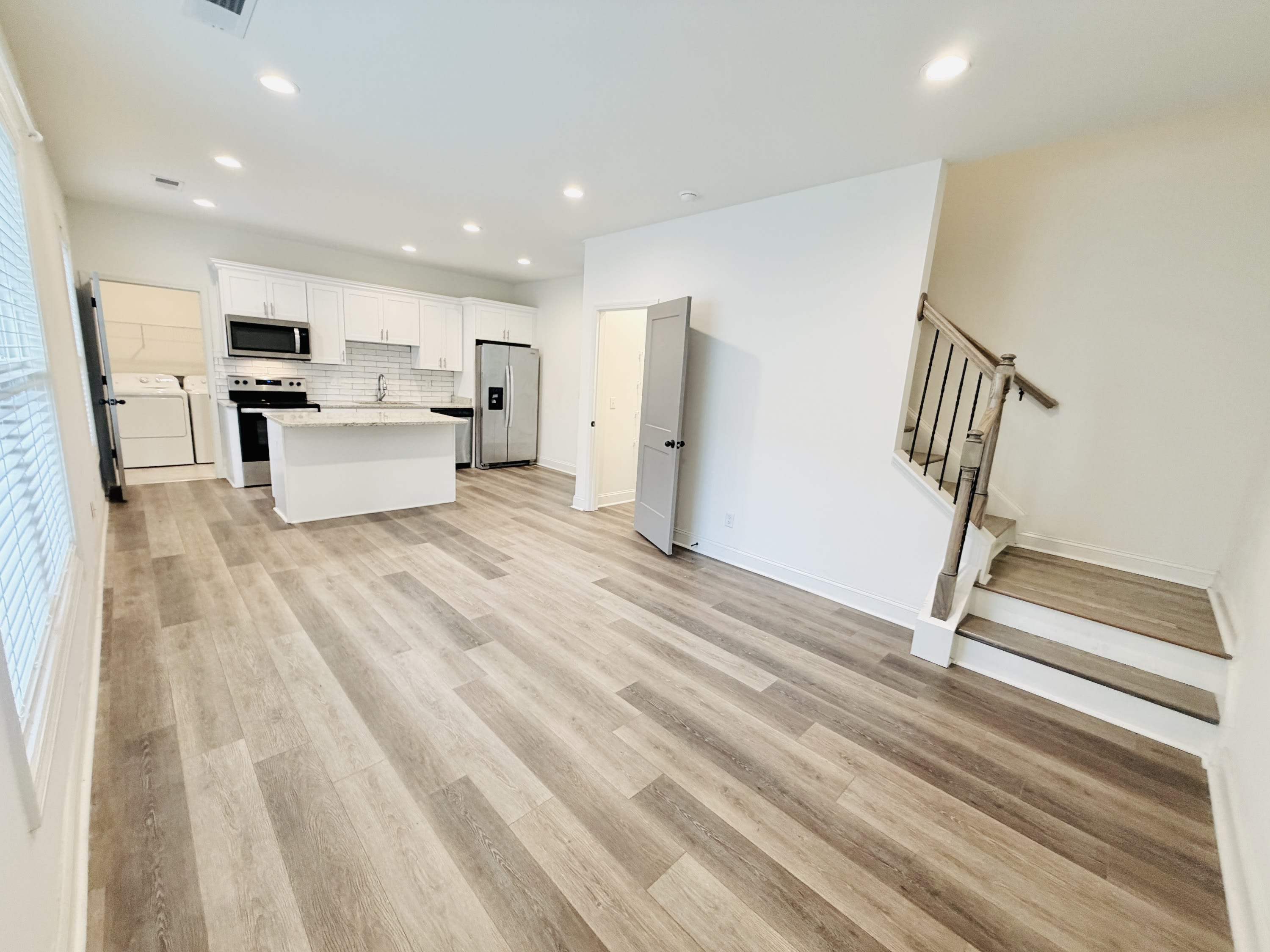 2035 Rosewood Drive – photo 2
