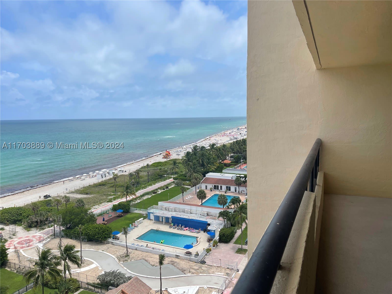 2555 Collins Ave – photo 5