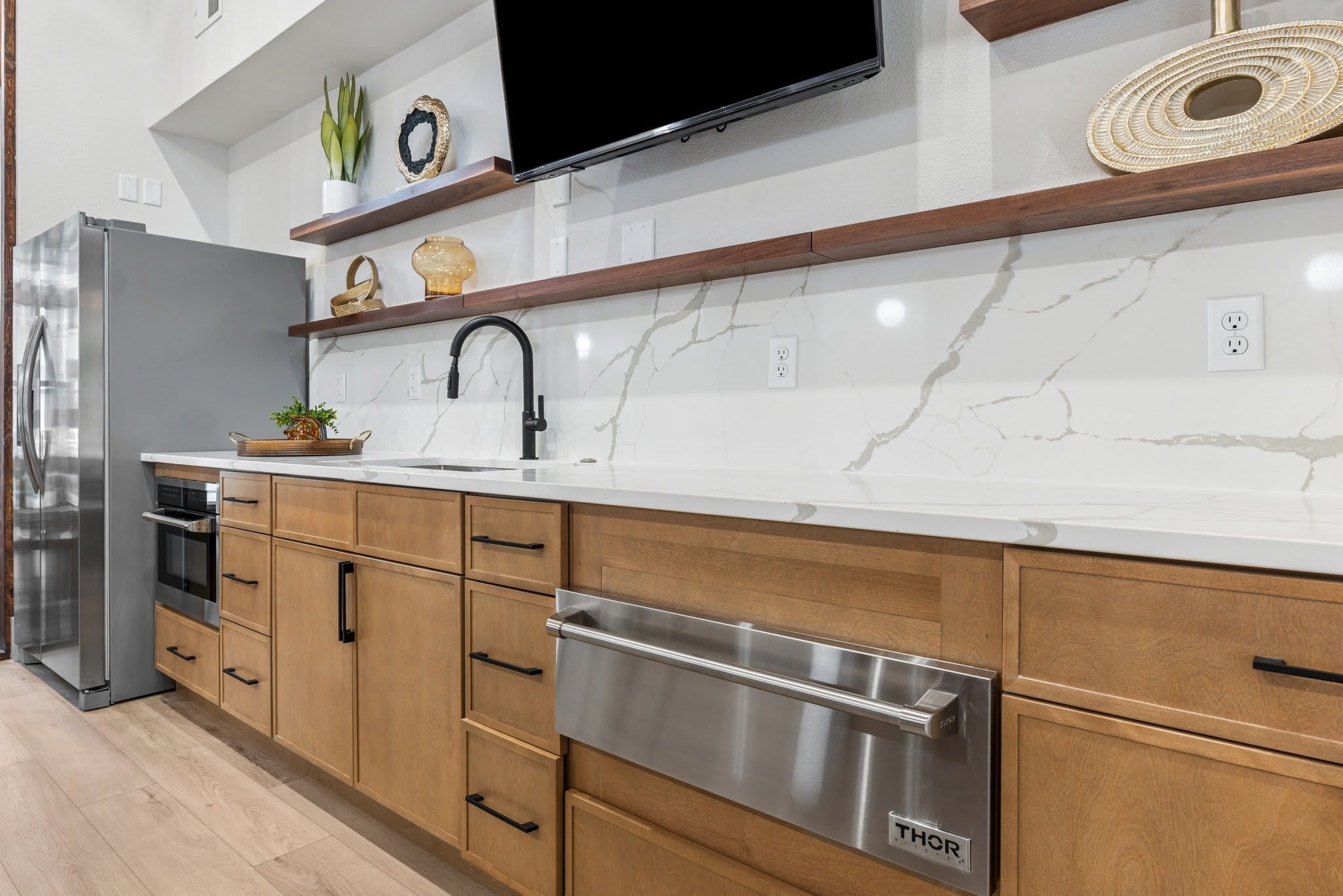 Island View Apartments – photo 5
