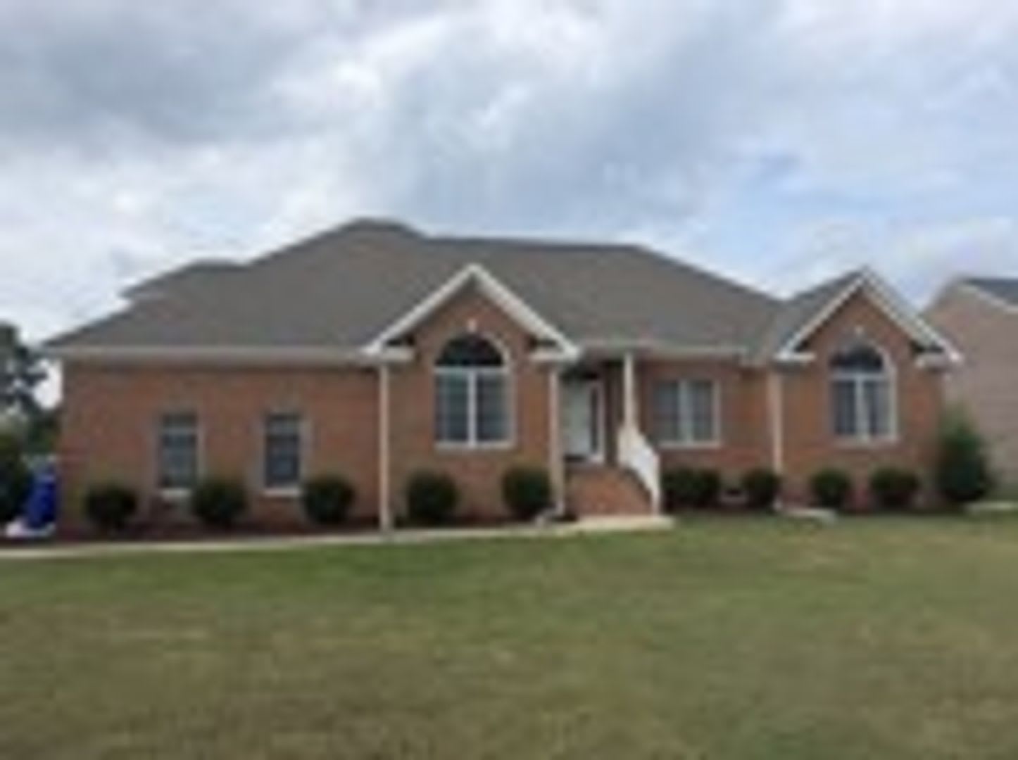 4 Bed / 2.5 Bath Single Family Home – photo 1
