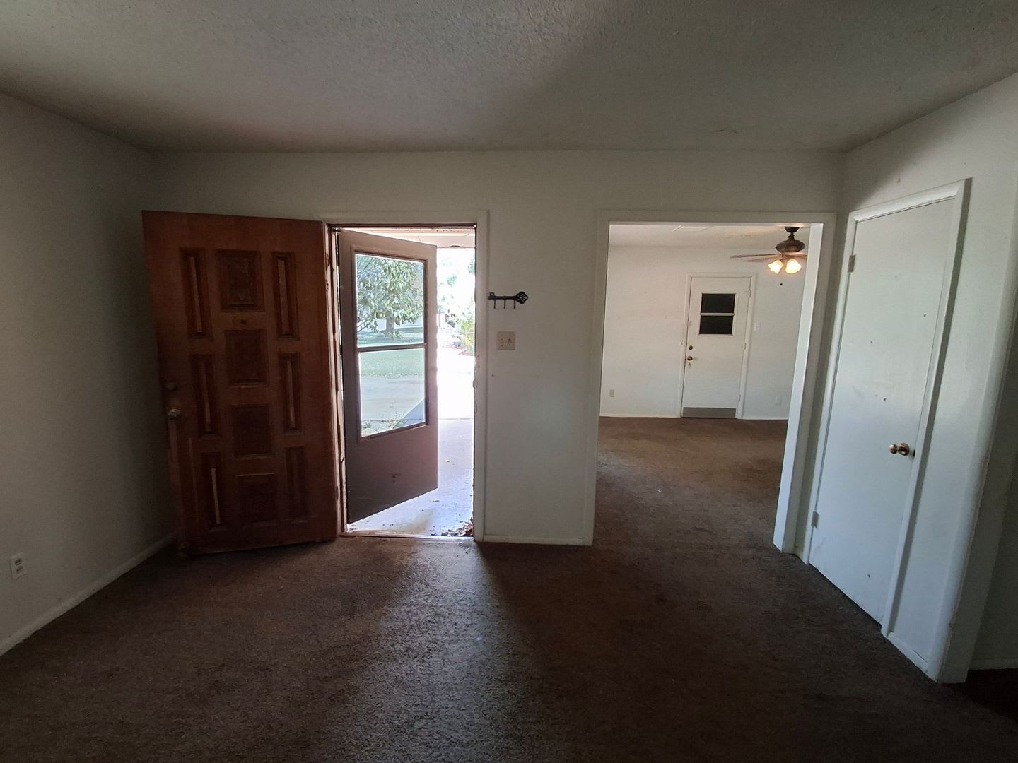 3 bedroom, 2 bath – photo 4